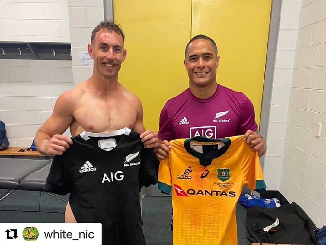 ラグビーオーストラリア代表さんのインスタグラム写真 - (ラグビーオーストラリア代表Instagram)「How good is footy. #BledisloeCup #NZLvAUS  #Repost @white_nic  👊🏼 💛💚🖤」10月12日 9時49分 - rugbycomau