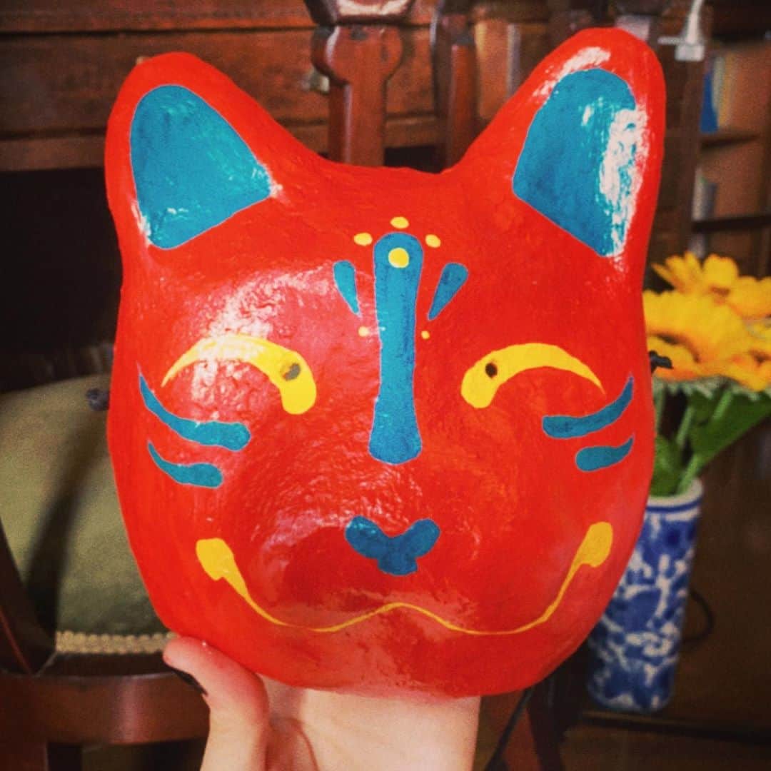 DAOKOのインスタグラム：「猫のお面を作ってみました🐱初めてですが楽しかった☀️またやります！」
