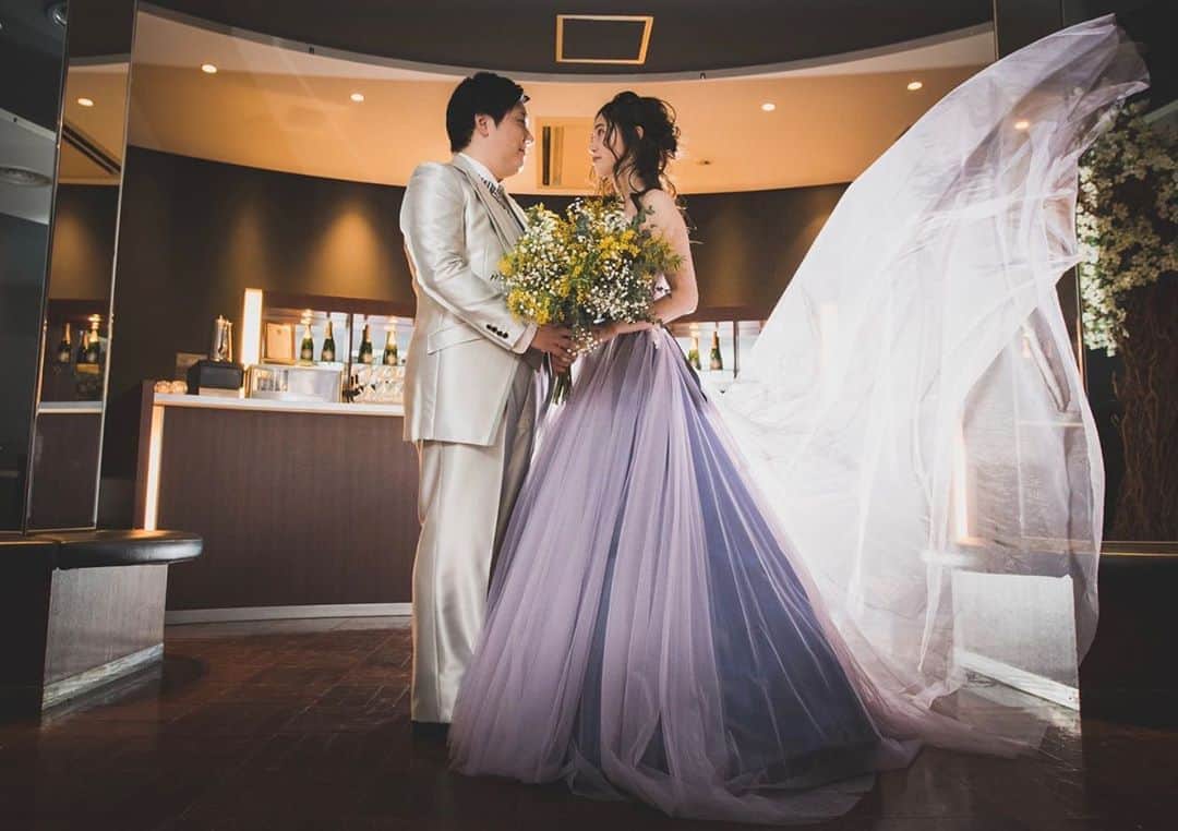 ヴィラデマリアージュさいたまのインスタグラム：「南フランス結婚式の街﻿ ﻿ シックなパーティー会場﻿ 【クラブ・シエル・デ・トワール】は﻿ ニューヨークにあるBlue Noteというジャズバーがモチーフ﻿ ﻿ 唯一無二の空間で﻿ おふたりらしいウェディングを﻿ 　﻿ ﻿ ブライダルフェアのご予約は﻿ InstagramのDM・プロフィール欄URLヴィラデマリアージュの公式ホームページにて﻿ ﻿ ﻿ #villasdesmariages#ヴィラデマリアージュ#ヴィラデマリアージュさいたま#結婚式レポート#結婚式場#ウェディング#wedding#ブライダルフェア ﻿ #式場見学#大宮結婚式場#結婚式場探し#式場探し#南フランス#コンセプトウェディング#ガーデンウェディング#プレ花嫁#プレ花嫁準備#プレ花嫁さんと繋がりたい#卒花嫁#卒花嫁レポ#卒花嫁さんと繋がりたい#さいたま#さいたま結婚式場」