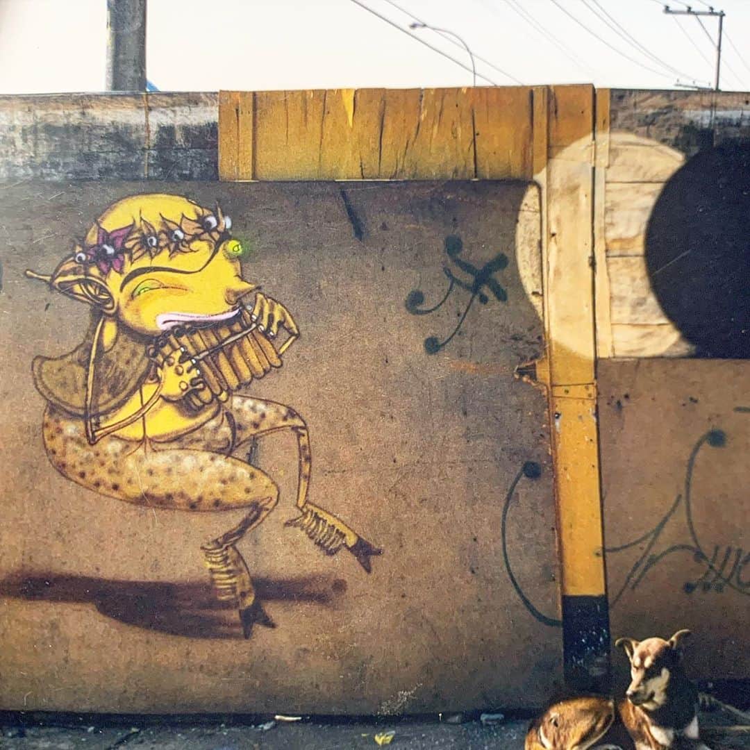 osgemeosのインスタグラム：「Onde day in #saopaulo #mitologia」