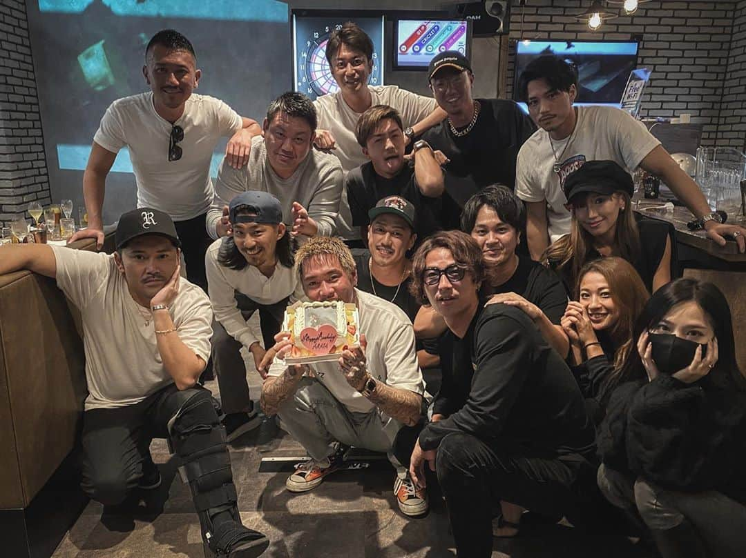 田代新のインスタグラム：「Thank you🎂」