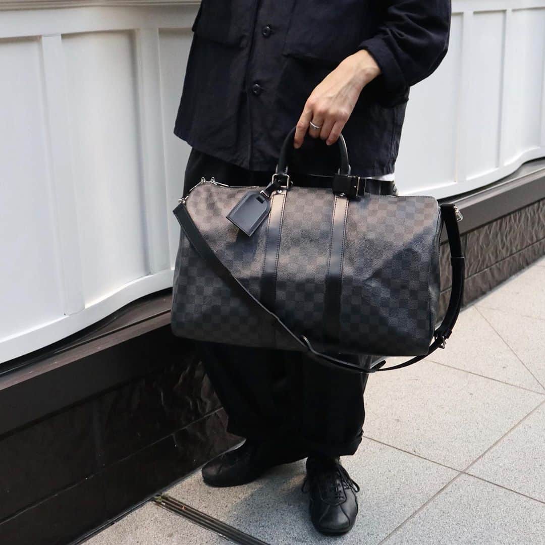 Vintage Brand Boutique AMOREさんのインスタグラム写真 - (Vintage Brand Boutique AMOREInstagram)「Louis Vuitton Damier Graphite Keepall 45 Bandouliere.  📌This item is not on the webstore, please send us a direct message to purchase.  #amoretokyo #amorevintage #amoregentleman #アモーレジェントルマン #アモーレ #louisvuitton #vintagelouisvuitton #ルイヴィトン #ヴィンテージルイヴィトン #mensfashion #mensfashionpost #mensstyle #menswear #mensbag #mensbags #mensfashion #mensfashionpost #mensfashions #fashionmen #menswear #menstyle #mensclothing #menfashion」10月12日 11時40分 - amore_tokyo