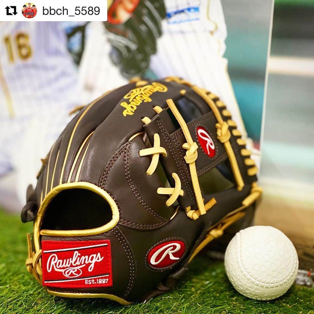 のインスタグラム：「#Repost @bbch_5589 with @get_repost ・・・ ベーチャン❌ローリングス 内野手用のiウェブのグローブです⚾️  ローリングス内野手人気No. 1モデル！ ウェブ下に深いポケットが、特徴的で しっかり掴みとれるモデルです⚾️👍  使い込むほど味が出るモカに、 華やかなゴールドの組み合わせも 何度も言いますが、カッコイイ😍  #ローリングス #グローブ#キャメル#モカブラウン#野球 #コラボグラブ #コラボグローブ#グラブ#ベーチャン#ベーチャングローブ#ローリングスグローブ#ローリングスジャパン #アメリカン#限定モデル #限定モデルに弱い #内野手用 #内野手用グローブ @rawlings_japan_llc」