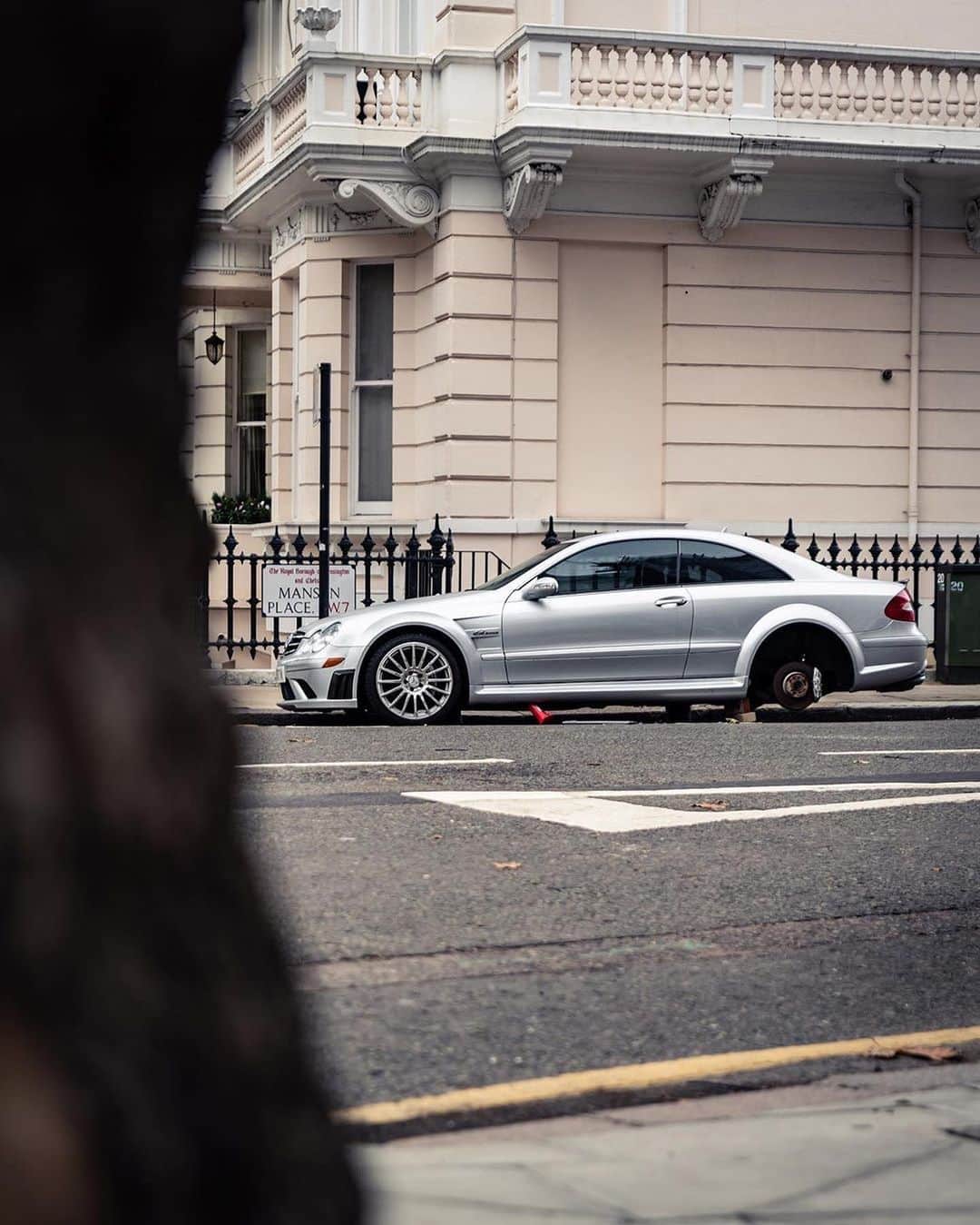 CARLiFESTYLEさんのインスタグラム写真 - (CARLiFESTYLEInstagram)「What would you do if this was your CLK63 AMG Black Series? 😡 photo by @tfjj #carlifestyle」10月12日 11時59分 - carlifestyle