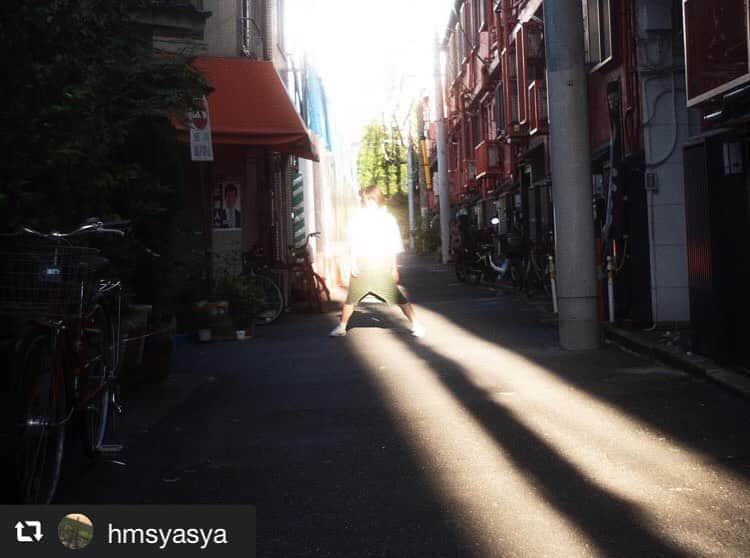 しじみさんのインスタグラム写真 - (しじみInstagram)「#repost @hmsyasya via @PhotoAroundApp  Give me light  #hueart_4sb  #indies_gram #Thinkverylittle #儚くて何処か愛おしい様な #jp_mood_  #reco_ig #unknownjapan #inspirationcultmag  #portraitphotography #35mm #filmcamera  #filmphotography #lifeisbeautiful  #streetphotography #streetstyle  #edscvr_moodjapantrip  #visualsoflife #goodmorning  #shootermag #pursuitofportraits #dreamermagazine #screen_archive #なんでもないただの道が好き #今日もx日和 #tokyocameraclub #good_portraits_world  #hibi_jp #sharing_warm_time」10月12日 12時08分 - amcche