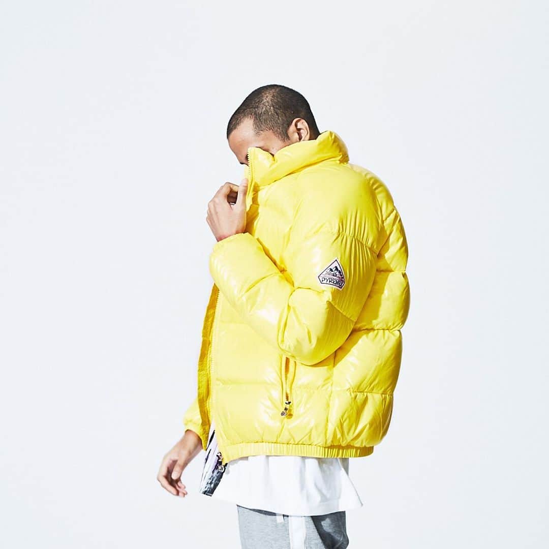 のインスタグラム：「【PYRENEX/ピレネックス】がお買い得！   人気アイテムをピックアップしてご紹介します。少量入荷ですので、お早めに！  【PYRENEX】MYTHIC/シミック ミドルダウン  人気モデルのMythic Jacketを現代のサイジングにモディファイしたアイテム。 上質なフレンチダウンを贅沢に使用しつつ、すっきりとしたシルエットに仕上げました。 6色展開と豊富なカラーバリエーションも魅力的。  #atstagram_m #mensfashion #fashion #instafashion #ootd #like4like #follow4follow #PYRENEX #MYTHIC #シミック #ダウン #ミドルダウン #フレンチダウン　#少量入荷 #71419830002 #冬コーデ #アウター」
