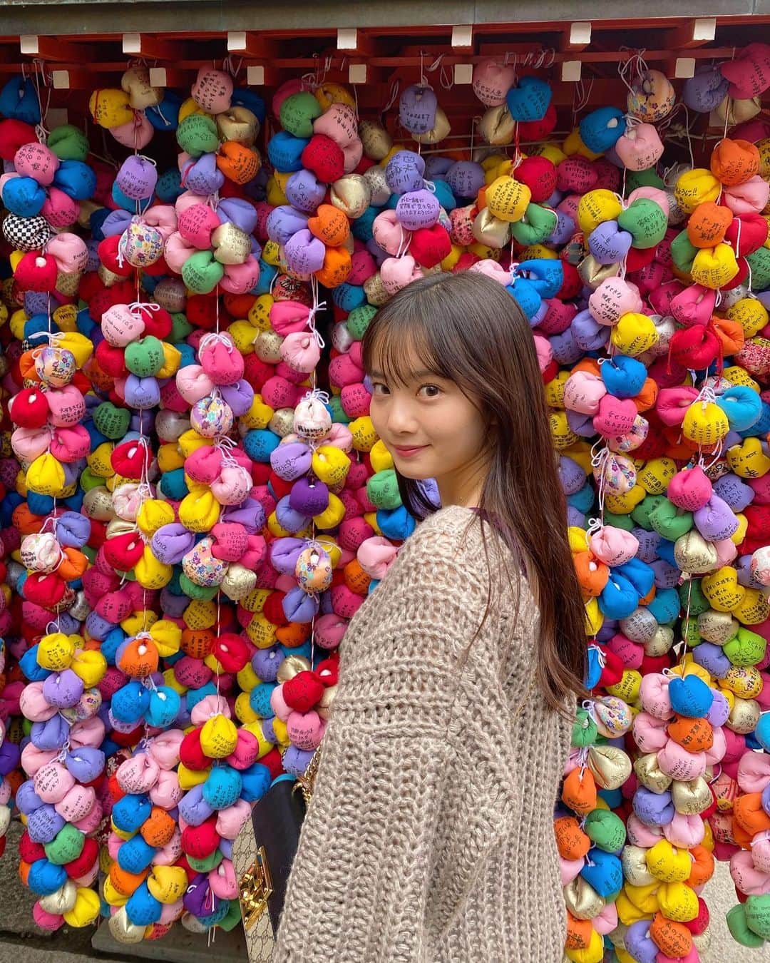 青山舞莉のインスタグラム：「𝐬𝐭𝐚𝐲𝐢𝐧𝐠 𝐚𝐭 𝐨𝐧𝐞 𝐨𝐟 𝐦𝐲 𝐟𝐚𝐯𝐨𝐫𝐢𝐭𝐞 𝐩𝐥𝐚𝐜𝐞𝐬 𝐢𝐧 𝐣𝐚𝐩𝐚𝐧  #八坂庚申堂  #京都旅行 #京都女子旅  #旅行 #京都観光  #京都 #京都散策 #kyoto #kyotojapan  #kyototravel  #japan  #女子旅 #女子旅行 #大学生 #大学生の日常」
