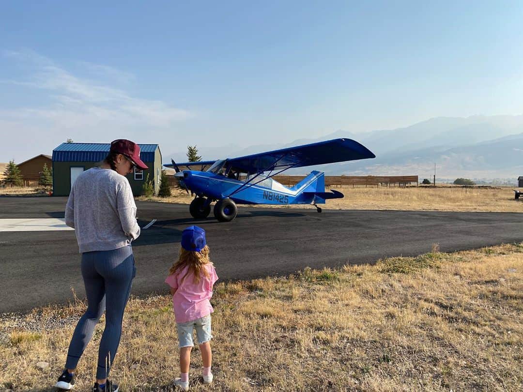 ブランドン・ジェンナーのインスタグラム：「MT w @caylita_ @paigeystoker @ojairoots ❤️❤️ 🏔 🚁」