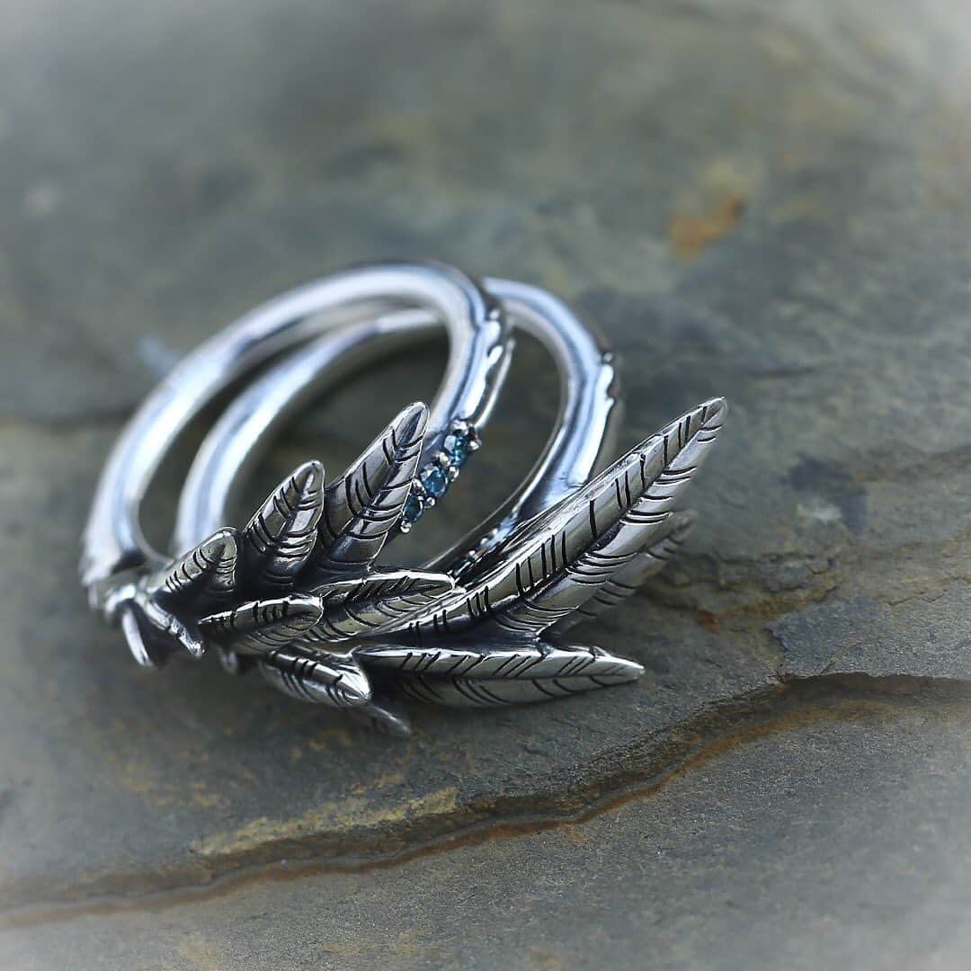 のインスタグラム：「﻿ Canary Ring w/bluediamond ¥37,000+TAX﻿ ﻿ #bloodymaryjewelry #bloodymary #jewelry #silver #fashion #jewelryporn #jewelrydesign #jewelrygram #accessory #accessories #silverjewelry #ブラッディマリー #シルバーアクセサリー #fashionjewelry #black #blackfashion #シルバー #アクセサリー」