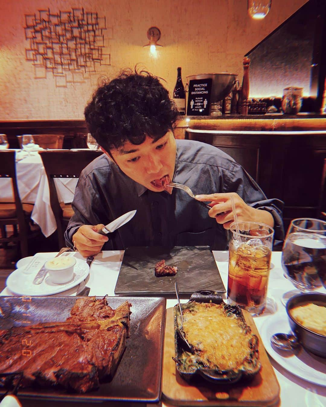綾部祐二さんのインスタグラム写真 - (綾部祐二Instagram)「I love steak and coke.」10月12日 12時52分 - yujiayabe