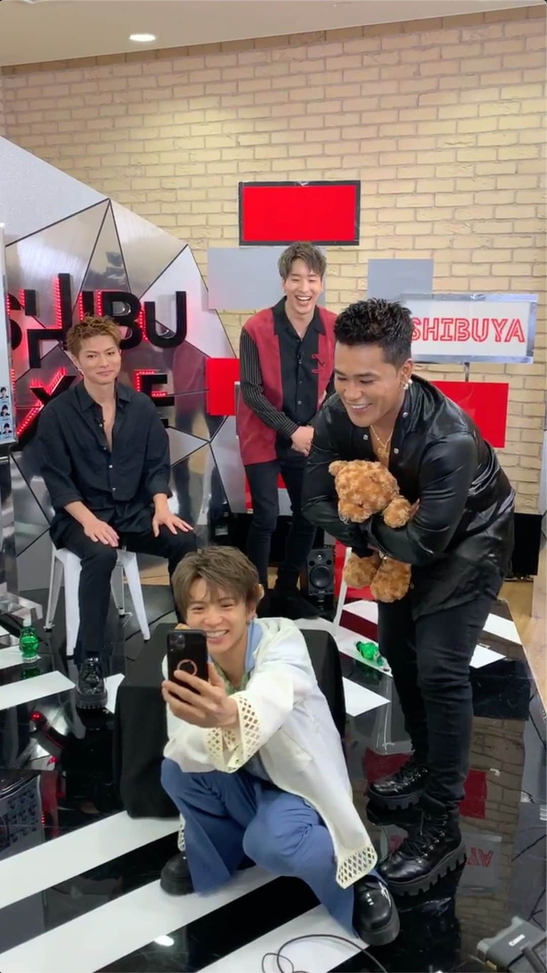 井口綾子 AbemaTV 直筆サイン入りチェキ さんのインスタグラム写真 - (Instagram)「しくじり先生からの