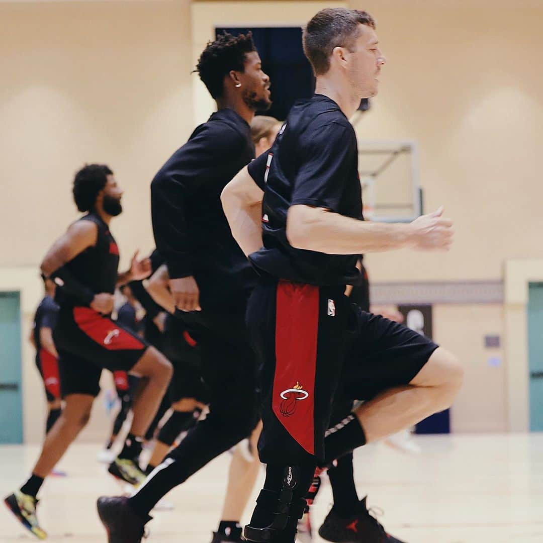 ジミー・バトラーさんのインスタグラム写真 - (ジミー・バトラーInstagram)「THANK YOU Miami, the entire @MiamiHeat organization, Coach Spo, our coaches, and my teammates for a great first season. appreciate all the love and support from Heat Nation and our fans. Best believe we will be back. #Culture」10月12日 13時01分 - jimmybutler