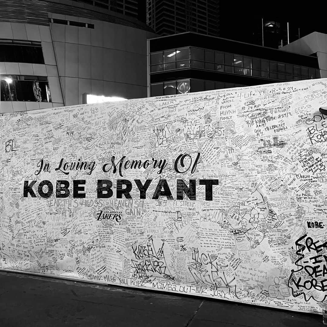パブリッシュブランドのインスタグラム：「2020 has been an unprecedented year. We hope today we made you proud, Kobe. From sorrow to joy 2020.  . . . . #publishbrand #todayfortomorrow #forkobe #ripkobe #lakers」