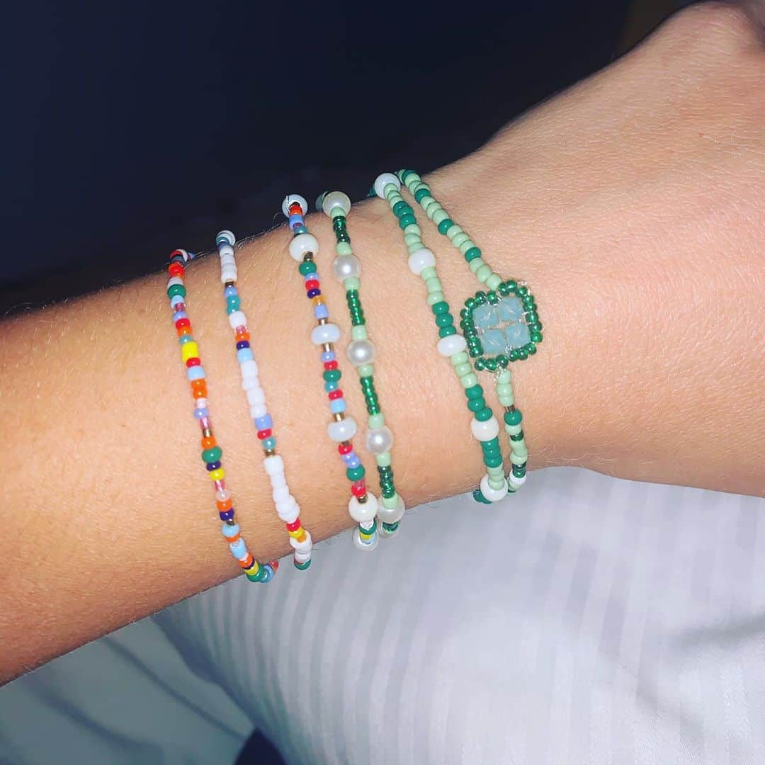 ダリア・ガブリロワさんのインスタグラム写真 - (ダリア・ガブリロワInstagram)「I started making bracelets because I could never find a tight enough fit so I could easily play tennis or do gym! I really want to make my own online shop but I have no idea where to start! Please DM me on @dash.lets and give it a follow 🥺 also, hope no one steals my idea 😂」10月12日 13時22分 - daria_sav