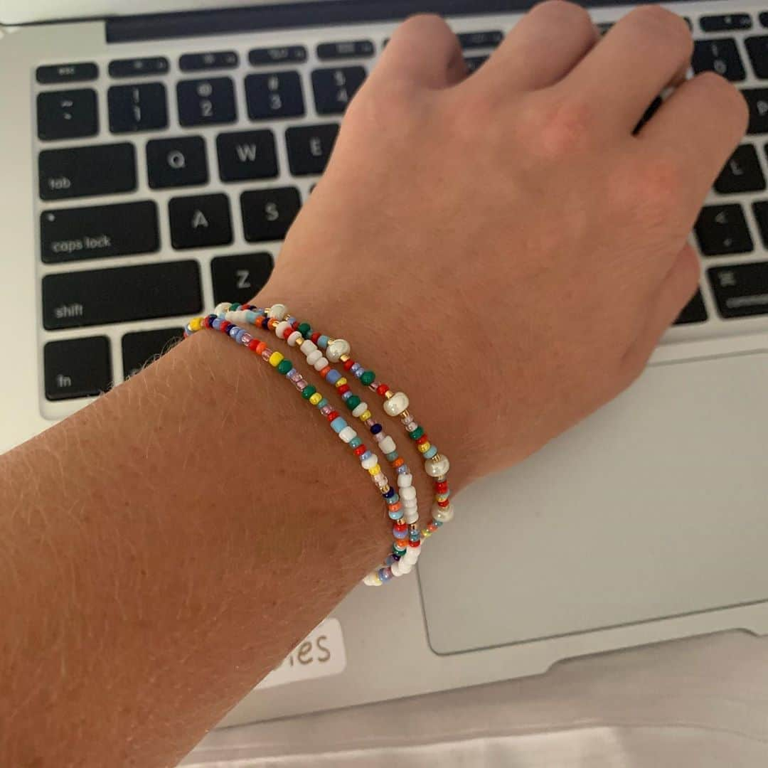 ダリア・ガブリロワさんのインスタグラム写真 - (ダリア・ガブリロワInstagram)「I started making bracelets because I could never find a tight enough fit so I could easily play tennis or do gym! I really want to make my own online shop but I have no idea where to start! Please DM me on @dash.lets and give it a follow 🥺 also, hope no one steals my idea 😂」10月12日 13時22分 - daria_sav