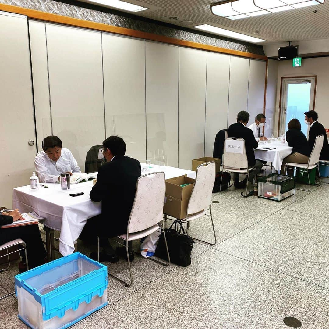 和歌山県食品流通課さんのインスタグラム写真 - (和歌山県食品流通課Instagram)「令和2年度和歌山県産品マッチング商談会を開催しました！  10月8日、県内31事業者様ご参加のもと、白浜のホテルシーモアにて開催しました🙋🏽‍♂️ 今後も様々な販路開拓の事業を展開して参ります！！ #マッチング #商談会 #白浜 #shirahama #和歌山 #wakayama #食品流通」10月12日 14時00分 - tasty_healthy_wakayama