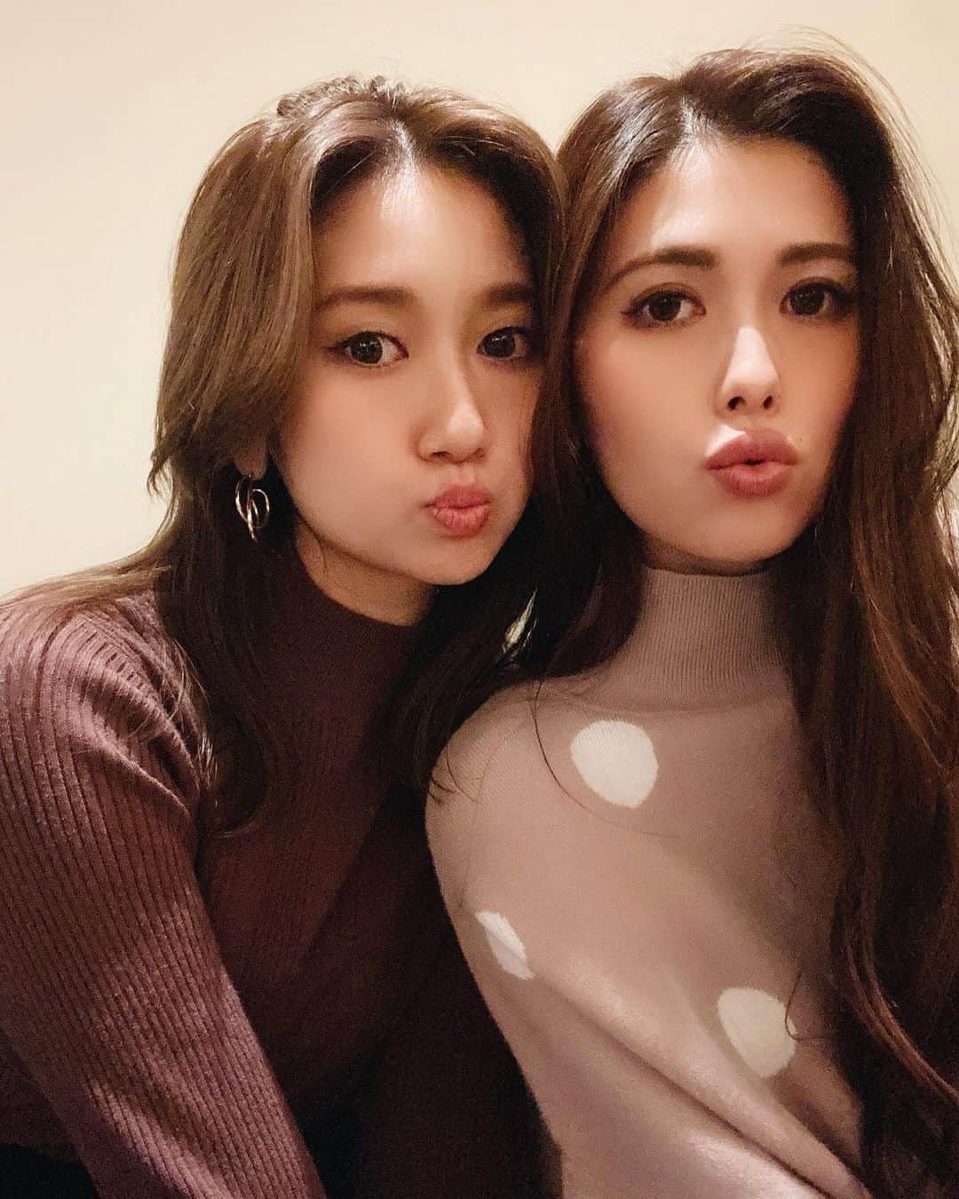 のインスタグラム：「そろそろiPhone変えたくない？📱 ㅤㅤㅤㅤㅤㅤㅤㅤㅤㅤㅤㅤㅤ ㅤㅤㅤㅤㅤㅤㅤㅤㅤㅤㅤㅤㅤ Xだからもう2年経ったね🙄 ㅤㅤㅤㅤㅤㅤㅤㅤㅤㅤㅤㅤㅤ ㅤㅤㅤㅤㅤㅤㅤㅤㅤㅤㅤㅤㅤ #selfie」