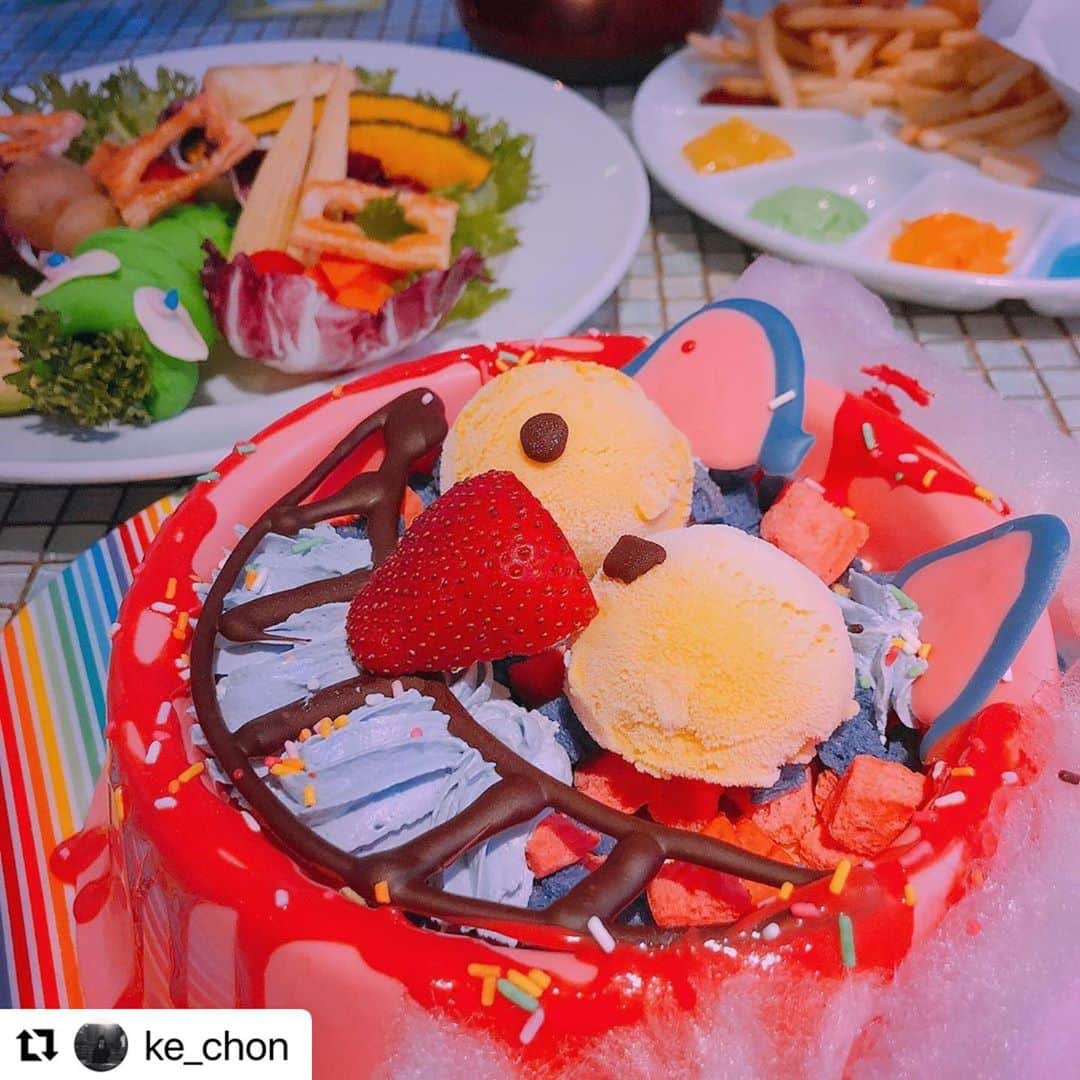 KAWAII MONSTER CAFEさんのインスタグラム写真 - (KAWAII MONSTER CAFEInstagram)「thank you for coming❤️🧡💜💚💙💜💛  🌈@ke_chon 🌈   #kawaiimonstercafe #monstercafe #カワイイモンスターカフェ  #destination #tokyo #harajuku #shinuya #art #artrestaurant #colorful #color #pink #cafe #travel #trip #traveljapan #triptojapan #japan #colorfulfood #rainbow #rainbowcake #rainbowpasta #strawberry #pancakes #takeshitastreet #harajukustreet #harajukugirl #tokyotravel  #halloween  #tokyohalloweencollection」10月12日 14時12分 - kawaiimonstercafe