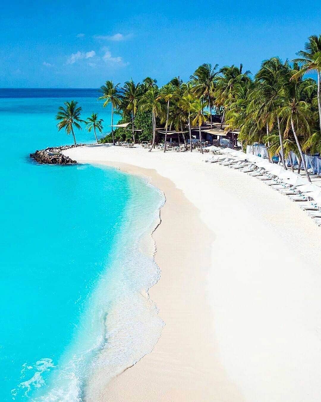 Maldivesさんのインスタグラム写真 - (MaldivesInstagram)「One & Only Reethi Rah #Maldives   #maldivesislands #maldivesresorts #luxuryhotels #summervacation #nextdestination #bespoke #ooreethirah #ooresorts #luxurytravel #luxurytraveler #honeymoondestination #beaches #omaldives #travel #whitesandbeach」10月12日 23時53分 - omaldives