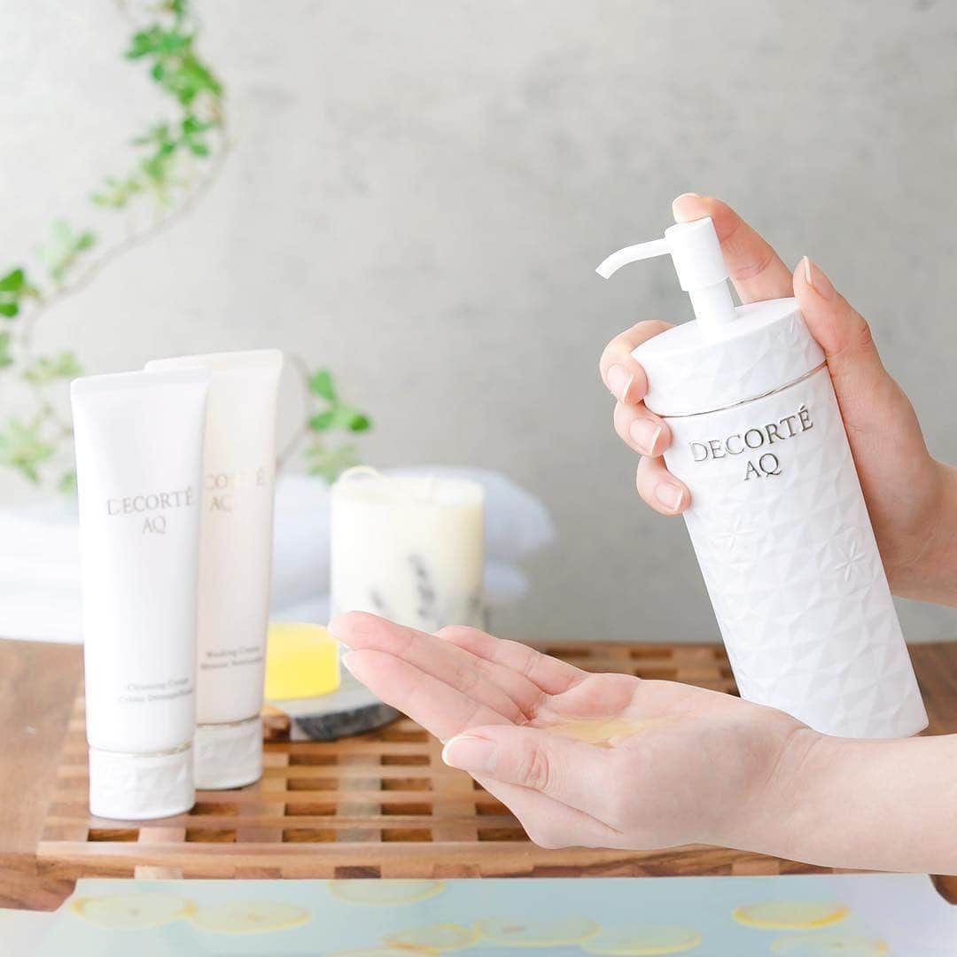 DECORTÉさんのインスタグラム写真 - (DECORTÉInstagram)「Science confirms that when we are relaxed, our body’s healing power increases. Integral to every Decorté AQ skincare formula are three high performance plant actives selected for their holistic beauty benefits to create a soothing ritual of radiance. Discover our AQ Collection ingredients: ﻿﻿ ﻿﻿🍃 White Mucuna Extract, a potent botanical long used in ancient medicine, enhances skin’s ability to de-stress, helping to create the optimal state for deep regeneration — and visibly radiant, youthful skin. ﻿﻿ ﻿﻿💧Shirakaba Water is a rare ingredient rich in natural minerals and amino acids that intensely nourishes and renews skin. This life-giving water from Japanese white birch trees is sustainably harvested only four weeks of the year during the snow melt in Hokkaido. ﻿﻿ ﻿﻿🌼 Night Blooming Cereus is a legendary flower said to bloom only once a summer’s night. Its elegant fragrance is accented by the soothing woody floral scent of sandalwood to help relax the senses. ﻿ ﻿Available at decortecosmetics.com.」10月12日 23時46分 - decortebeauty