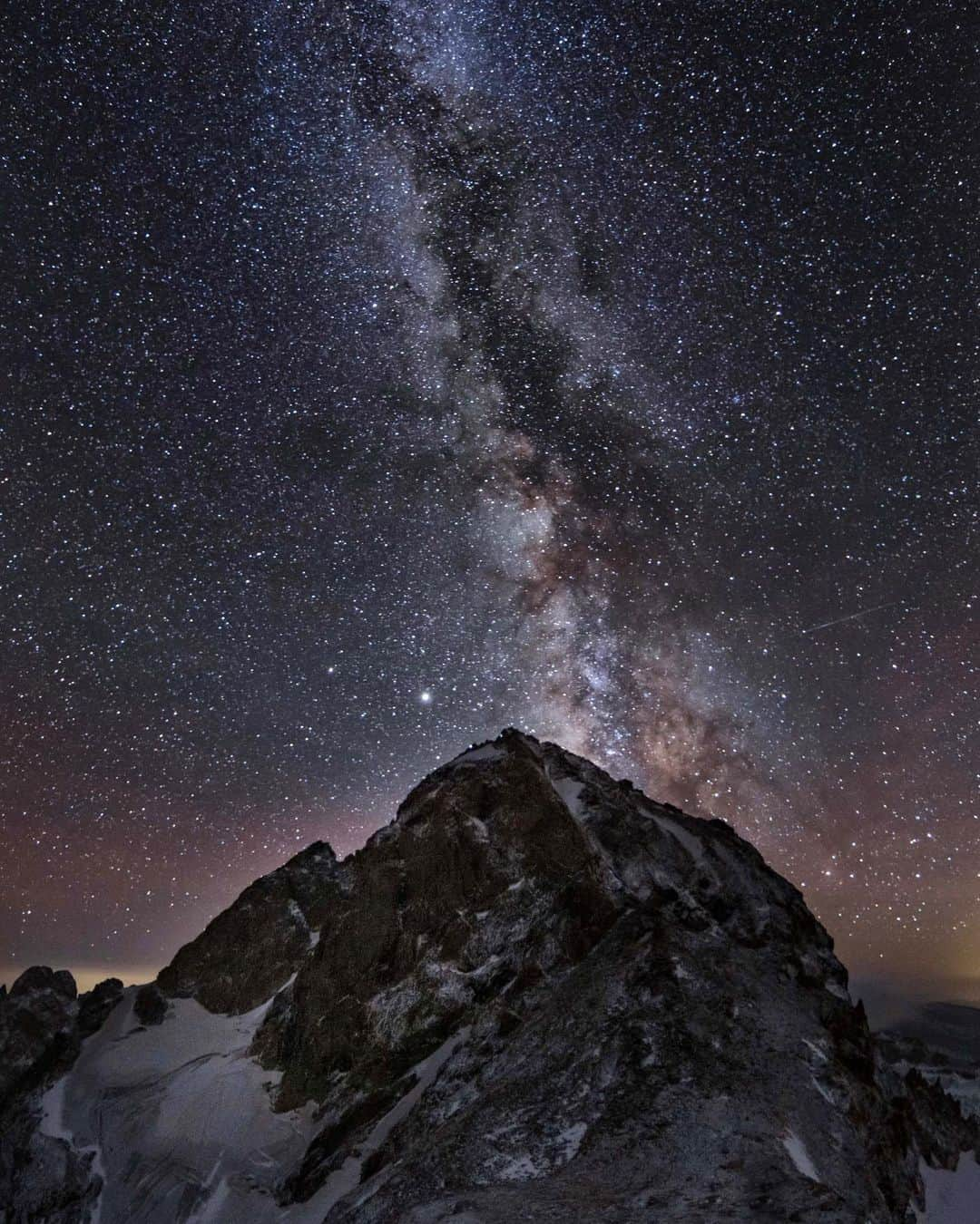 ジミー・チンさんのインスタグラム写真 - (ジミー・チンInstagram)「A reminder to breathe. Happy Monday.   Middle Teton // Home // @nytmag」10月12日 23時47分 - jimmychin