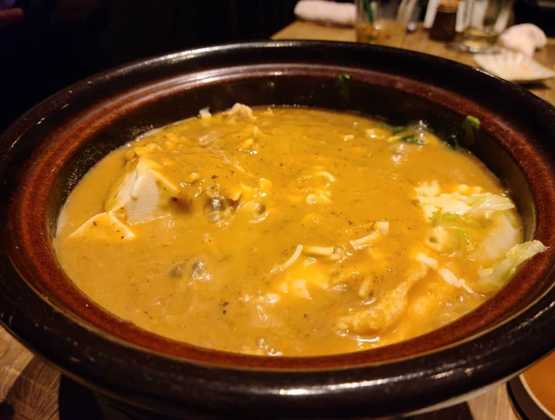 松本康太さんのインスタグラム写真 - (松本康太Instagram)「『名物！自然薯とろろ鍋(鶏つくね味噌チーズ味)』濃厚とろとろで絶品なのです♪  いろんな山芋料理を楽しめるお店(´- `*) パワーアップ！ドゥドゥビィ♪ドゥバァドゥビィ♪  #とろろ #とろろ鍋 #自然薯 #自然薯とろろ鍋 #山芋の多い料理店 #鍋 #麻布十番 #パワーフード #チーズ #cheese #レギュラー松本 #あるある探険隊 #치즈 #茄子 #奶酪 #참마」10月13日 0時04分 - aruarutankentai.matsumoto