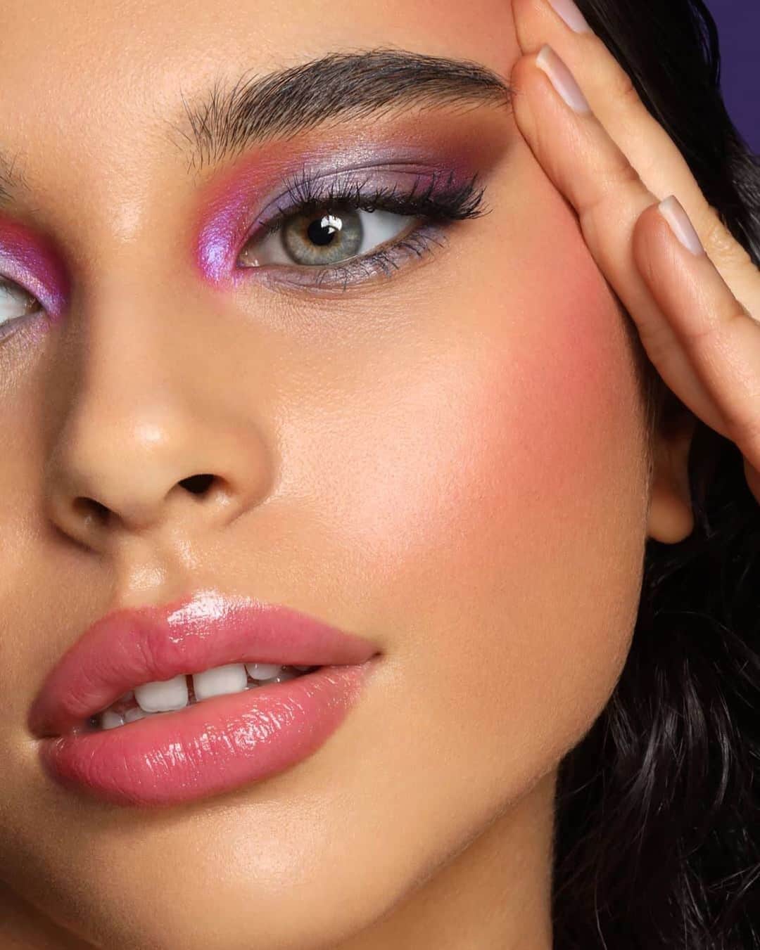 NARSさんのインスタグラム写真 - (NARSInstagram)「Sublime shimmer. Divine drama. @rcolemakeup uses Duo Eyeshadow in Nouveau Monde, Blush in Coeur Battant, Bronzing Powder in Punta Cana, and Satin Lip Pencil in Yu. #regram  Model @natalieboylett  Photography @verachange_photo  Additional Products Used:  Sheer Glow Foundation Radiant Creamy Concealer High-Pigment Longwear Eyeliner in Via Veneto」10月13日 0時11分 - narsissist