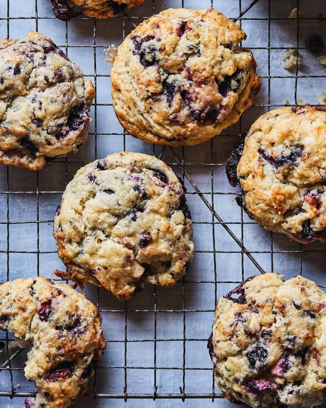 Gaby Dalkinさんのインスタグラム写真 - (Gaby DalkinInstagram)「2020 has been the year of many things, and here on WGC it’s been a year of goat cheese. You guys voted on this recipe a few months back so I’m PUMPED to bring ya Blueberry Vanilla Goat Cheese Scones with @Montchevre for all your fall / winter breakfasts and brunches! These are moist (sorry I know half of us hate the word), loaded with flavor, and dotted with creamy goat cheese. LEGIT PERFECTION. Recipe on the blog!! #ad https://whatsgabycooking.com/blueberry-vanilla-goat-cheese-scones/ 💙💙」10月13日 0時08分 - whatsgabycookin