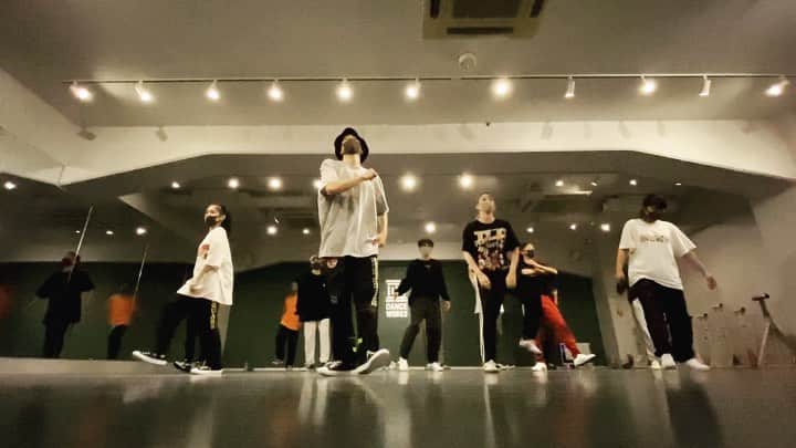 akihicのインスタグラム：「Today🕺🏻 楽しかったよー ・・・ 🎼 @anderson._paak  ・・・ #dance  #music  #lesson  #キテクレタミンナアリガチョ」