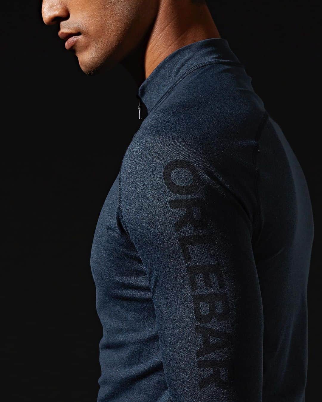 オールバーブラウンのインスタグラム：「Tap to shop our new Bray rash guard, refreshed in our #Shark Grey colourway. This functional style features bonded, laser-cut cuffs & hems for a streamline finish that increases movement, breathability & performance. 🦈 #DoseOfSun #OrlebarBrown #OBsAroundTheWorld」