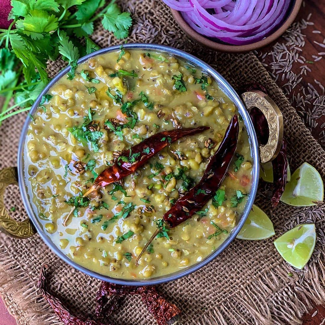 Archana's Kitchenさんのインスタグラム写真 - (Archana's KitchenInstagram)「With #navratri round the corner, if you are running out of recipes that are #noonionnogarlic, check out these delicious dal recipes 😋 Head to our stories for the recipes on click on the link in our bio.」10月13日 0時37分 - archanaskitchen