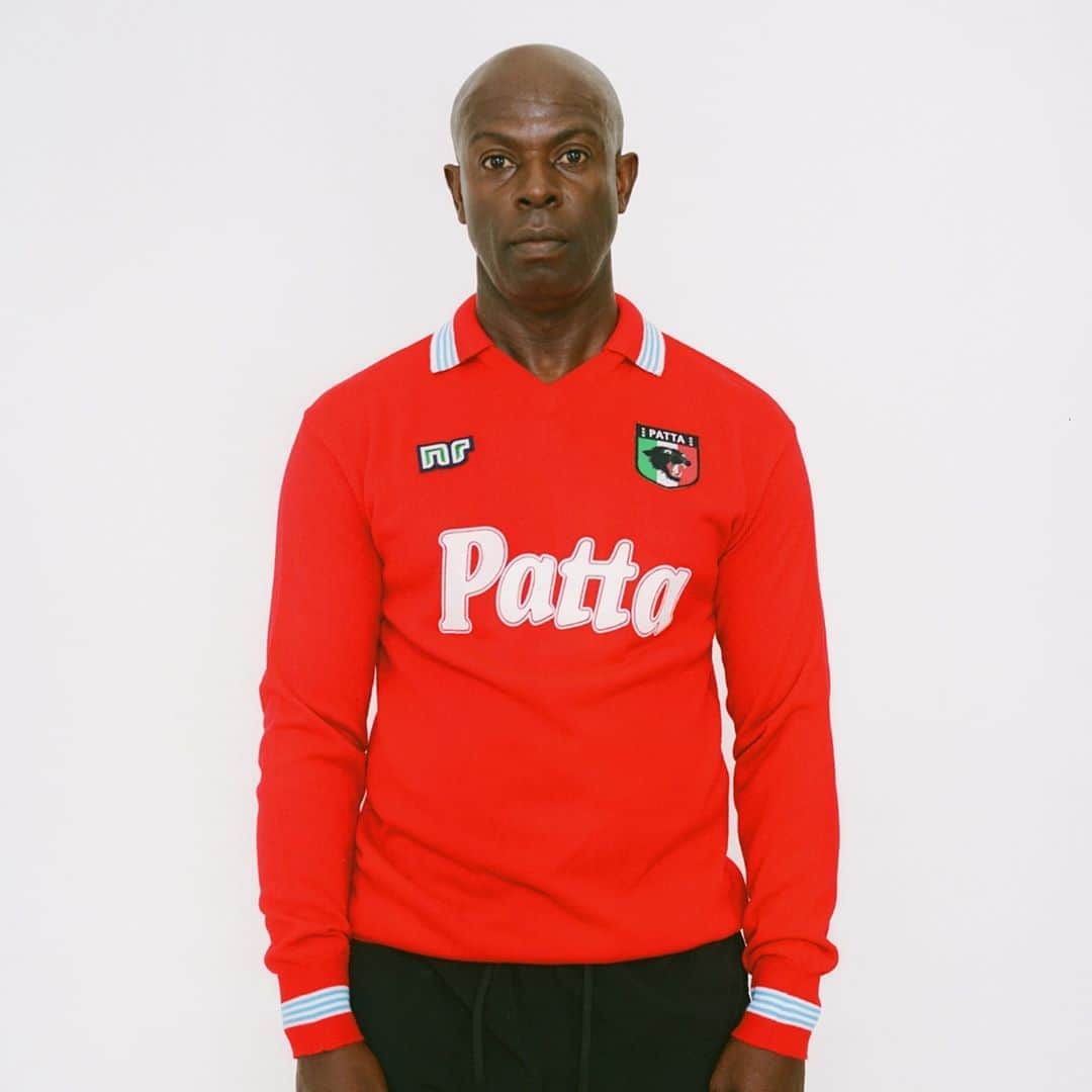 HYPEBEASTさんのインスタグラム写真 - (HYPEBEASTInstagram)「@hypebeaststyle: @patta_nl has continued its ongoing collaboration with Italian sportswear brand NR Ennerre for its second collaborative throwback football jersey of the year. Inspired by the kits worn by Italian football club Naples in its 1989/90 Scudetto-winning season, Patta has built on its reimaged home jersey to now focus on the team’s vibrant red away strip.⁠ Photo: Patta⁠」10月13日 0時45分 - hypebeast