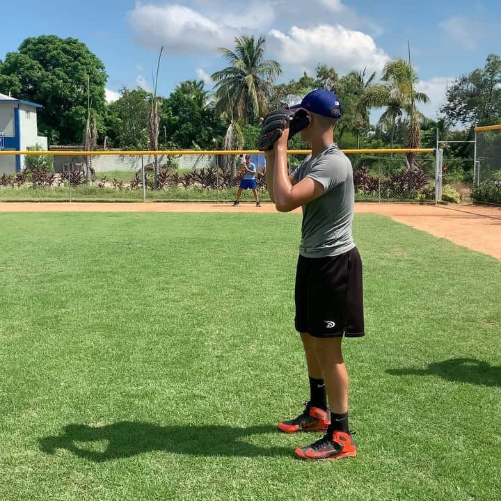 ジョーダン・ノルベルトのインスタグラム：「@osirisacg 16/ y 5 meses @edinsonavolquez36 @braves @brewers @reds @dbacks @whitesox @cachorros @twins @vk_b.academy  @mets @yankees @padres @astrosbaseball @athletics @raysbaseball @angels @fmpeguero @michael_noboa @ @sfgiants @orioles @marlins @rangers #scout @jordannorberto #julio2020 @danny.salazar31」