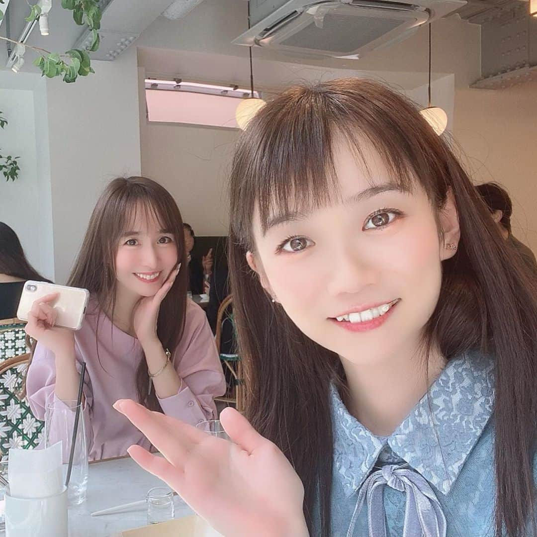 山川恵里佳さんのインスタグラム写真 - (山川恵里佳Instagram)「・ ・ @asukapiyon とランチ♡ 元々同じ事務所でずっと仲良くしてるあーちゃん😍 ・ 可愛くて素直でほんと天使👼 ・ それぞれの目標や夢について純粋に話せるとか いい関係すぎる♡ ・ 最近考えること多くてちょっと元気なかったけど 完全復活させてもらいました🤍 ・ 私の中で永遠のあいどる😘 ・ ・ #あーちゃん #YouTube #17ライブ #この方は細胞からアイドル♡」10月12日 16時10分 - erika_3_official