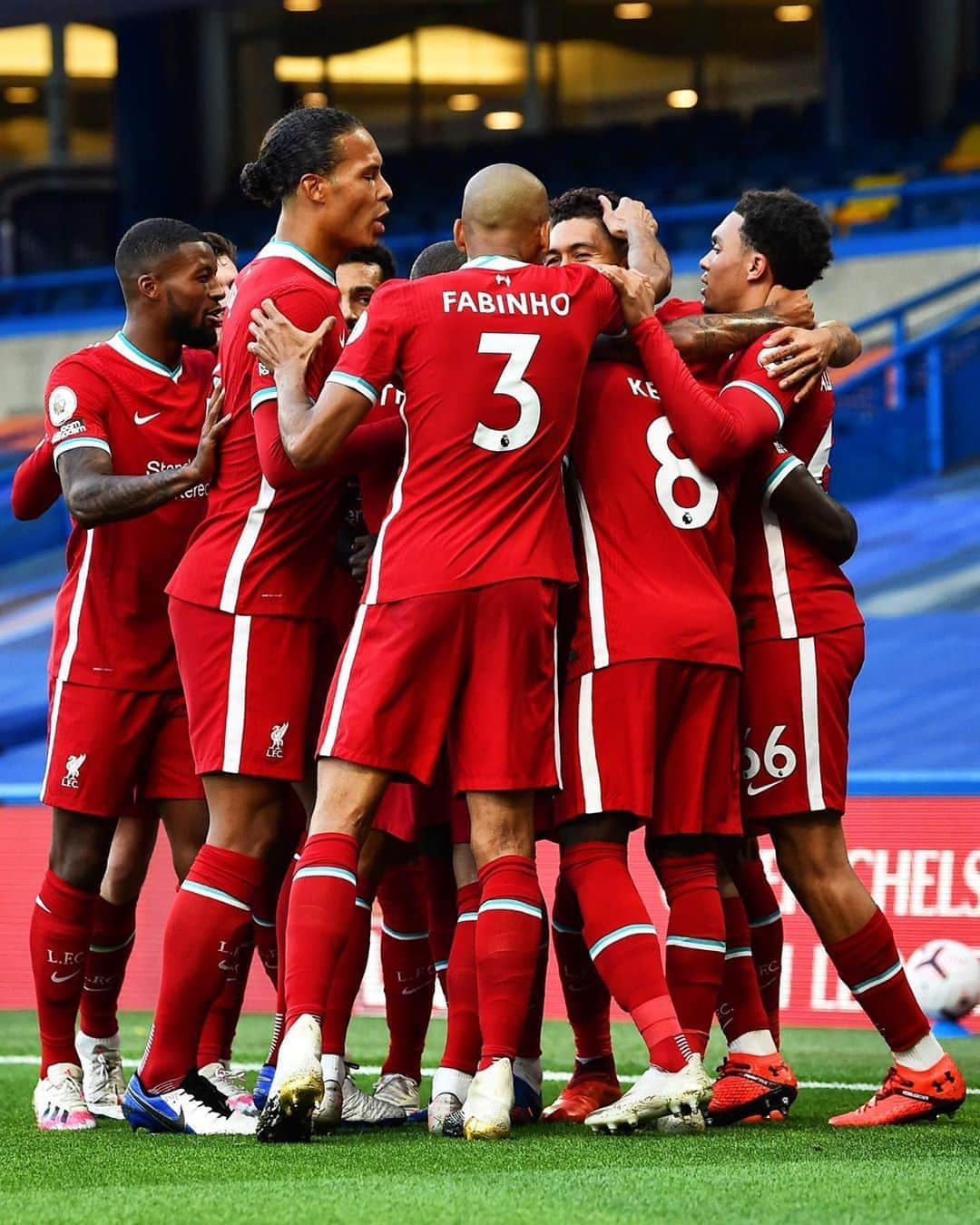 リヴァプールFCさんのインスタグラム写真 - (リヴァプールFCInstagram)「Next up: The Merseyside derby 🔴🔵 Come on, Reds! ✊ #LFC #LiverpoolFC #Liverpool #PremierLeague #PL」10月12日 16時03分 - liverpoolfc