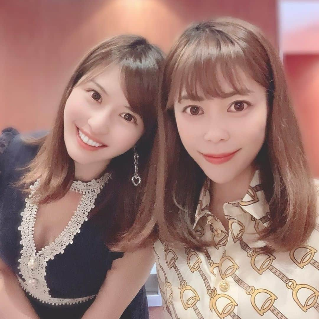 舞香さんのインスタグラム写真 - (舞香Instagram)「ミスコン世界大会１位の水川美南ちゃん @minamizukawa ✨  ㊗️インスタフォロワー１３万人突破キャンペーンに当選しちゃいました😆😆  賞品が１万円分のAmazonギフトカードという太っ腹な美南ちゃん❣️  いつも与える精神が凄くて、周りを沢山楽しませてくれて本当に素敵です😍  ミスコンを主催したり事業家としても活躍してるし、ラジオやYouTubeも面白くて尊敬しかないです( ᵒ̴̶̷̥́ᗨᵒ̴̶̷̣̥̀)❤️  ほんとクセになるから、みんなもYouTube観てみてください😆  #水川美南  #インフルエンサー  #ミスコン  #尊敬する女性  #美女  #女性起業家  #大好きな友達  #13万人突破  #おめでとう㊗️」10月12日 16時09分 - maika.mahou