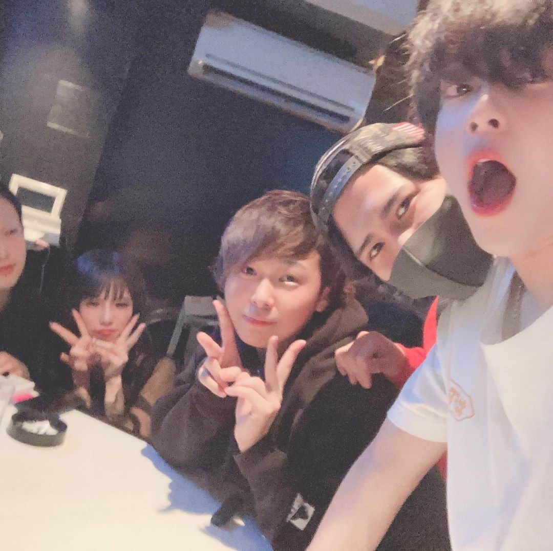 らーくんのインスタグラム：「なかうしか勝たん🥺🥺 飲み会楽しかった😖😖😖  #らーくんは健全に帰った #なかうは安定のお持ち帰り #思い出  #日常」