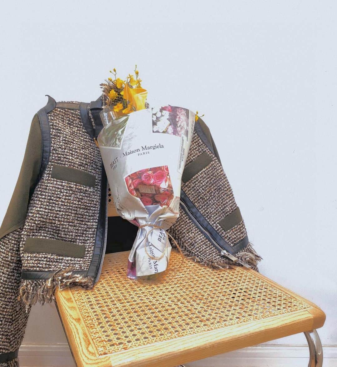 Abby Chenのインスタグラム：「為了一束💐鬧脾氣的我😌🤍」