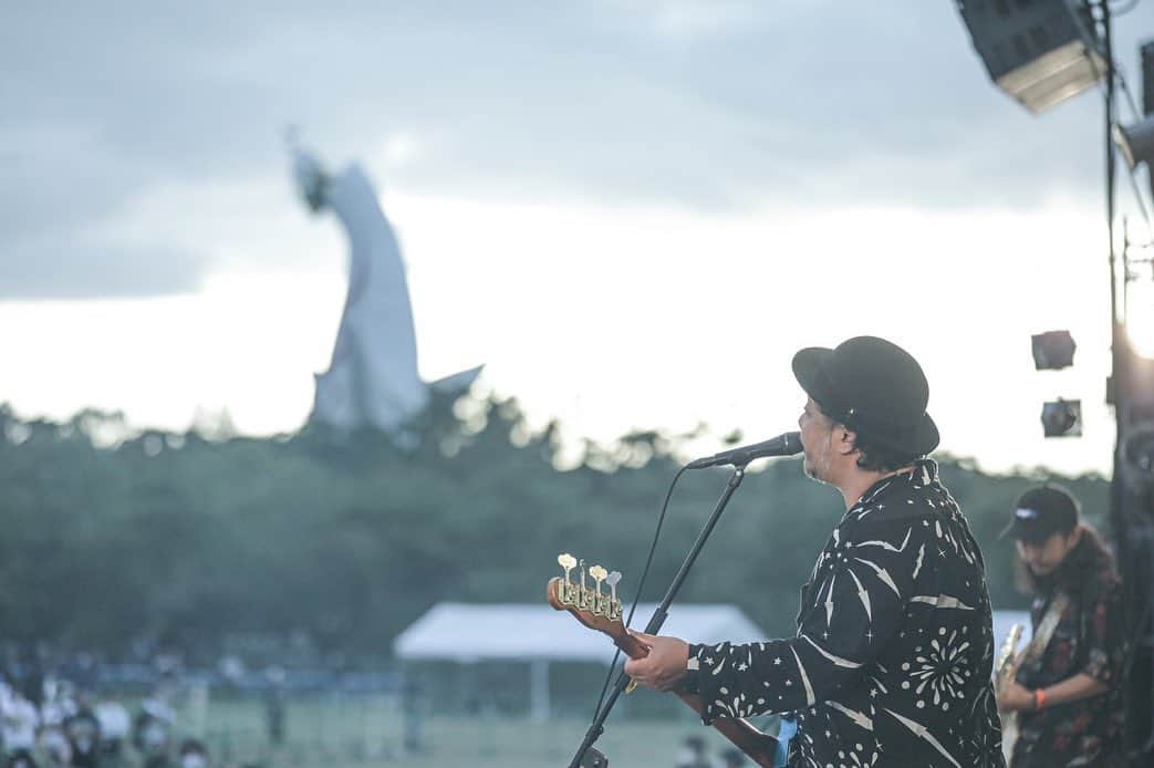 のインスタグラム：「OSAKA GENKI PARK  ライブは良いね  野外は良いね  また遊びましょ😘🤙🌴  撮影　@saru_0305」