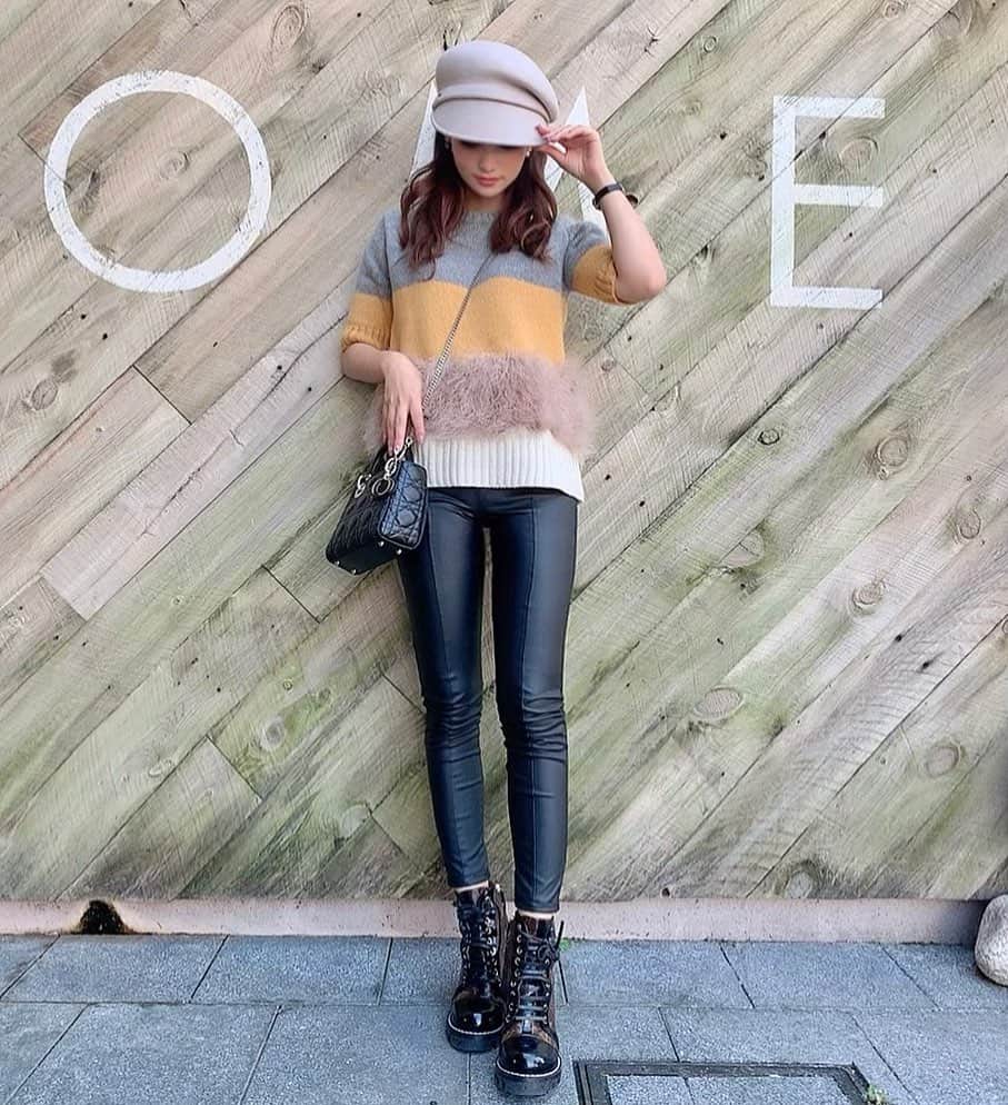 姫奈のインスタグラム：「. . 秋はこうゆうコーデできるから好き♡ . hat @ca4la_official  tops @sheller_official  pants @zara  shoes @louisvuitton  . . #fashion #mamacode #fashiongram」