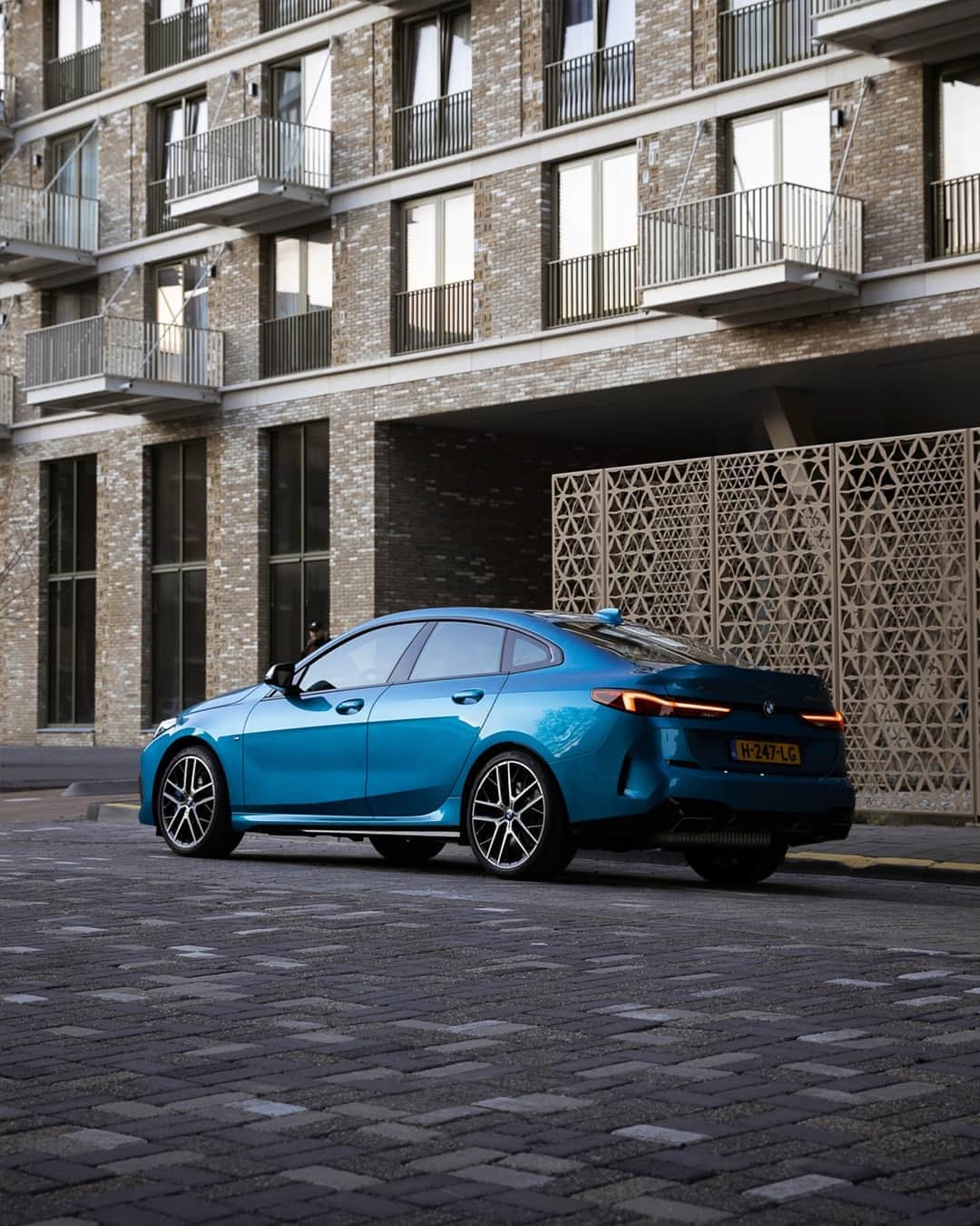 BMWのインスタグラム：「A serenade of the most pleasant kind.  The BMW 2 Series Gran Coupé. #THE2 #BMW #2Series @bmwnderland @ericvanvuuren __ BMW M235i xDrive Gran Coupé: Fuel consumption in l/100 km (combined): 7.1–6.7. CO2 emissions in g/km (combined): 162–153. Further information: www.bmw.com/disclaimer.  	 Acceleration (0-100 km/h): 4.9 s. Power: 225 kW, 306 hp, 450 Nm. Top speed (limited): 250 km/h.」
