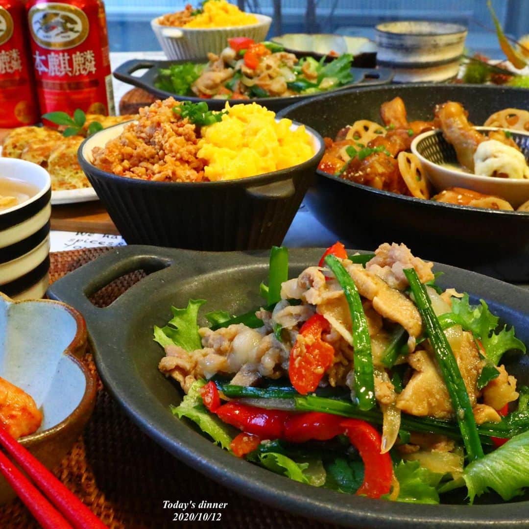 り～♬さんのインスタグラム写真 - (り～♬Instagram)「こんばん月曜日•*¨*•.¸¸♬︎ ・ ・ どんどん陽が暮れるのが早くなって来たね💦 夕ごはんは、忙しいお母さんの味方　@oisix  オイシックスで簡単調理😁👍🏻 今回は、 『コウさん家の野菜たっぷりプルコギ』と 『韓国風の塩たまご焼ゲランマリ』の2種類。 とても簡単に美味しい二品が出来ました😋 ・ ✴︎プルコギ ✴︎韓国風たまご焼き ✴︎手羽元蓮根のチーズダッカルビ風 ✴︎ピリ辛2食丼 ✴︎玉ねぎのかき玉汁 ✴︎キムチ ✴︎ビール🍺 ・ ではでは皆さま、今週も宜しくお願いします🥺💕  #おうちごはん#夕ごはん#うちごはん#家族ごはん#料理#料理写真#手料理#献立#美味しい#うつわ好き#器#暮らし#食卓#おうちカフェ#食いしん坊#japanesefood#yummy#日々#日々の暮らし#カメラ女子満腹#ボリューミー#dinner#delicious#foodpics#オイシックス#簡単調理#韓国風」10月12日 17時40分 - riritantan