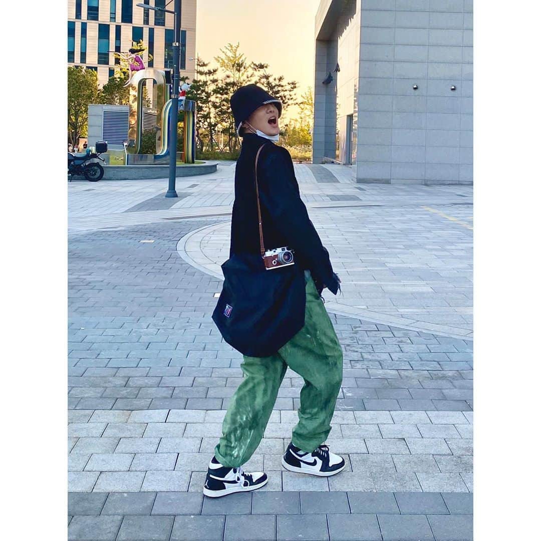カン・スンユンさんのインスタグラム写真 - (カン・スンユンInstagram)「싄나는 월요일🎶 with @plac_official bag #광고모델」10月12日 17時53分 - w_n_r00