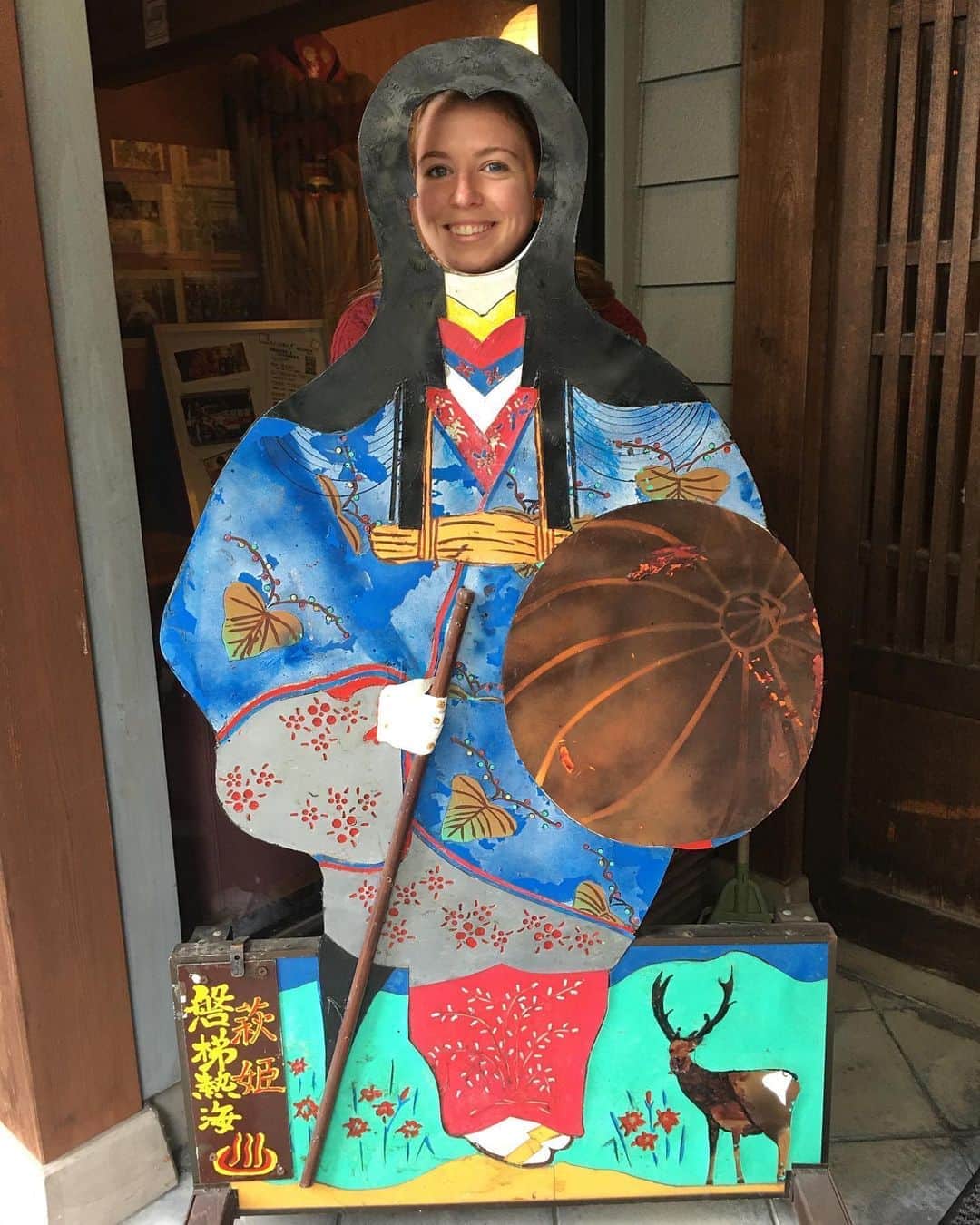 Rediscover Fukushimaさんのインスタグラム写真 - (Rediscover FukushimaInstagram)「“The Legend of Hagihime” 👸🏻   800 years ago there was a beautiful princess in Kyoto named Hagihime who suffered an incurable disease. 🤒   One day she was told that if she soaks in the 500th river northeast of the capital, then her illness would be cured. ✨   Upon hearing this, Hagihime headed northeast to the Touhoku region of Japan. 🏃🏻‍♀️   After a long journey, she arrived at the Bandai-Atami Onsen, the location of the 500th river. 🥰  Upon bathing in the hot springs, her illness was completely cured. ✨😆✨   This legend has been passed down since ancient times, making Bandai Atami widely known as a beautifying and healing natural onsen.🌀✨💕   Today was a cold and rainy autumn day, so the waters certainly made me feel more energetic. 😆✨   ...But I’m not sure if my feet got any more beautiful.. I think they need to soak a bit longer! 😅  Nearby there is a small museum where there is a picture taking stand made by a local craftsman. ☺️  The last picture is the modern adaptation of Hagihime, Hagi-Chan created by a famous Japanese artist: Coffee Kizoku.   Who do you prefer? Classic Hagihime or modern Hagi-chan? 🧐  #CoffeeKizoku #東京カメラ部 #onsen #footbath #mineralwater #hotsprings #BandaiAtami #FukushimaTravel #Fukushima #Japan #JapanTravel #Japantrip  #travelpics」10月12日 17時59分 - rediscoverfukushima