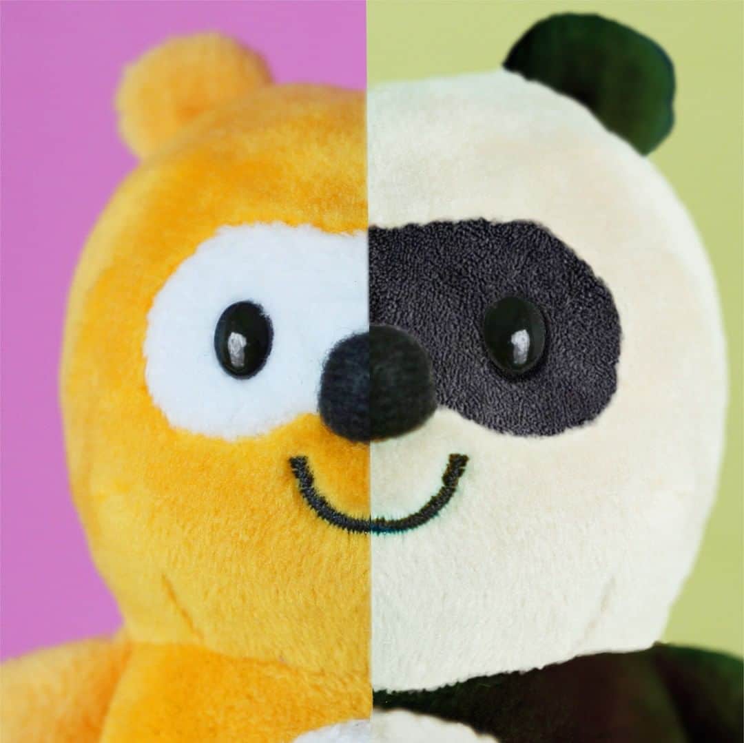 ポンタのインスタグラム：「. ポンタが  #はんぶんバケラッタ  .  あの子にへん～しんっ！  似てるかな？  .  .  .  .  .  ポンタ ・｜・ 人気者のあの子  .  .  .  シロクロはっきり、かっこいい！  でもすごくかわいい～😍  .  .  .  #ponta #ポンタ #はんぶんポンタ #半ポンタ #半バケ #化け練 #特技 #半顔メイク #ThePowerOfMakeup #ぬい撮り部 #ぬい撮り #ぬいどり #ぬいすたぐらむ #ポンスタグラム #撮りポン」