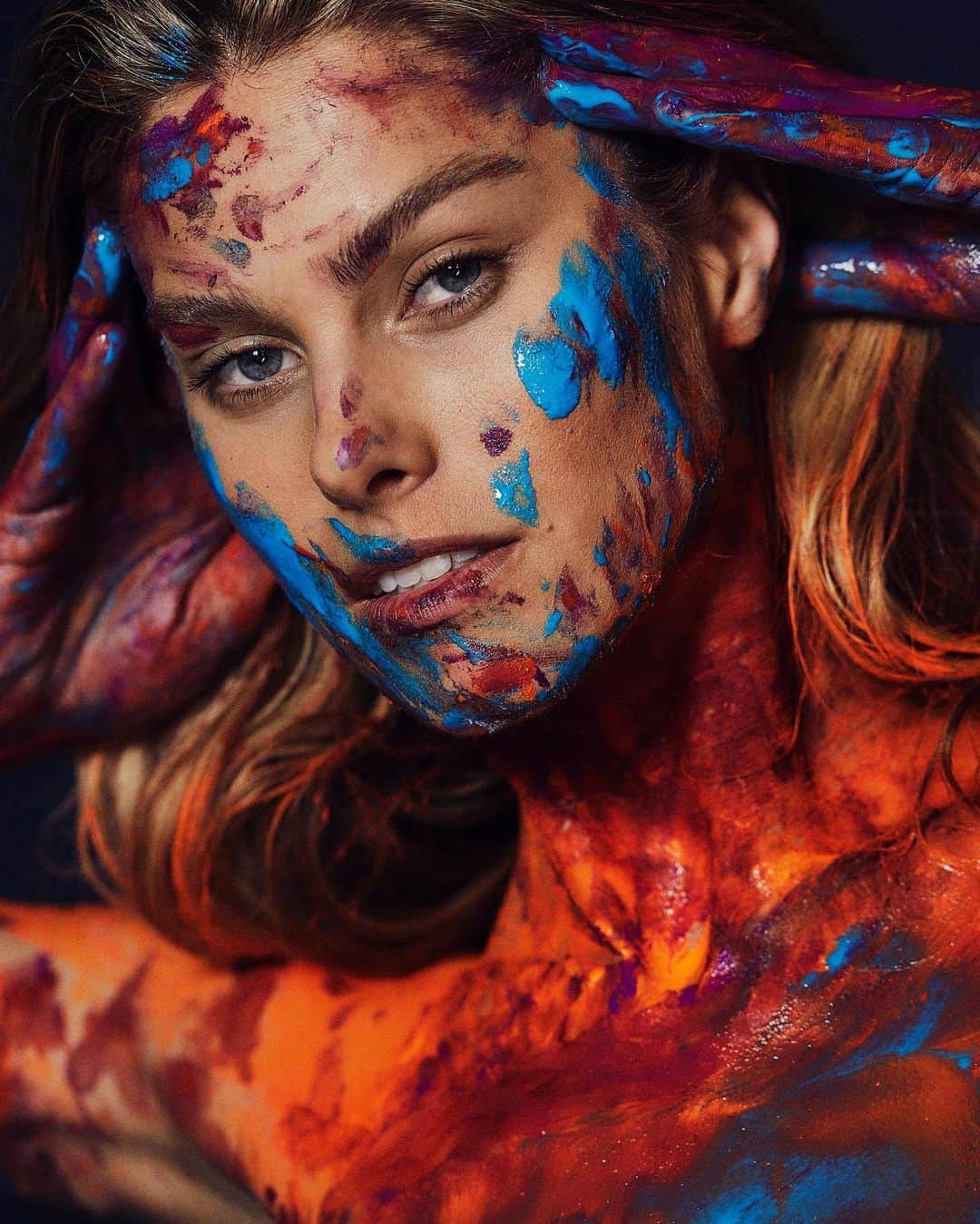 のインスタグラム：「From @SERIESMAG Issue 8 💙🧡💜 Photographed by the incredible @emilyabay_photographer with beauty and paint by the brave @katieangusmakeupartist  Subscribe to see the whole series ✨  (The clean up took quite some time 🧼🛁😅)」
