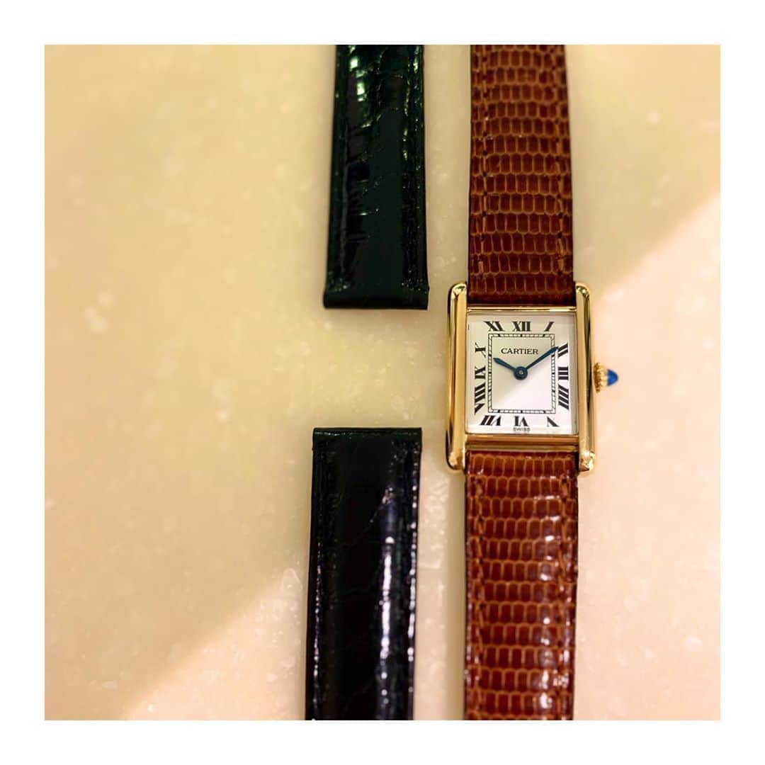 のインスタグラム：「-HIROB丸の内-﻿ ﻿ vintage cartier tank﻿ ¥600,000+tax﻿ ﻿ vintageならではの雰囲気が漂うtank LC🕰﻿ 久々の入荷です。﻿ ﻿ ﻿ この機会にぜひ、ご検討くださいませ。﻿ ﻿ ﻿ 尚、HIROB丸の内店ではお電話でのご相談も﻿ 受け付けています。﻿ 当面の間、通信販売の送料は無料となりますので、﻿ ご来店が難しい方でもお気軽にお問い合わせ下さい。﻿﻿ ﻿ …お問い合わせ…﻿ 03-5224-8666﻿ ﻿ #hirob﻿ #hirobmarunouchi﻿ #baycrews﻿ #cartier﻿ #tank﻿ #vintage﻿ ﻿ #morellato﻿ #cassis﻿ ﻿ #モレラート﻿ #カシス﻿ ﻿ #ヒロブ﻿ #ヒロブ丸の内﻿ #ベイクルーズ﻿ #カルティエ﻿ #自分へのご褒美﻿ #東京駅」