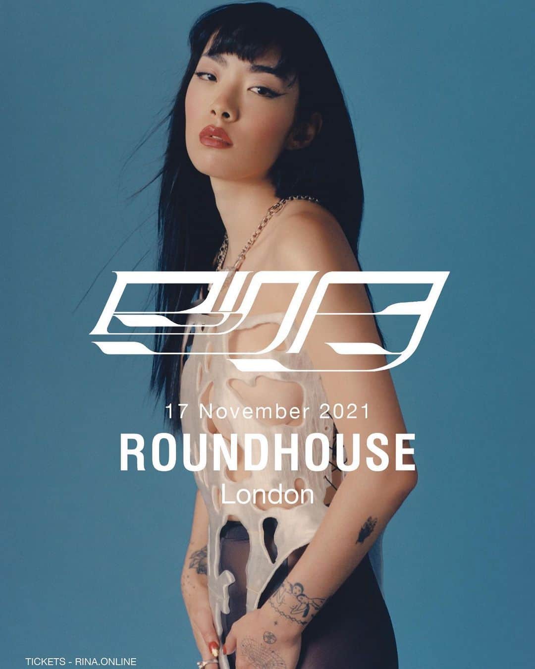 リナ・サワヤマのインスタグラム：「ANNOUNCING: ROUNDHOUSE HEADLINE SHOW LONDON 💥💥💥💥  I can’t believe this is happening 🥺🥺🥺 I grew up near the Roundhouse and walking past it during iTunes festival (never won a ticket tho) I dreamt of playing this iconic venue !!!   cos u SAVAGE Pixels sold out the March show at the Electric we r putting this on sale now so u don’t miss out this time !!!!! this is the biggest show I’ve ever done, already fantasising about the show we’re gonna put on 😏😏😏😏   on sale this FRIDAY !!!!」