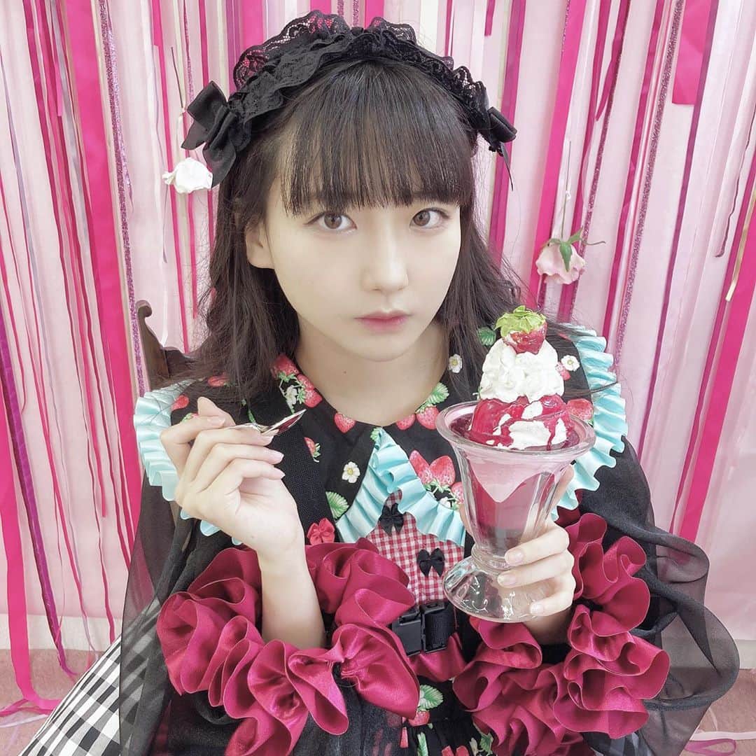 しらいちゃんのインスタグラム：「#パフェには終わりが来る」