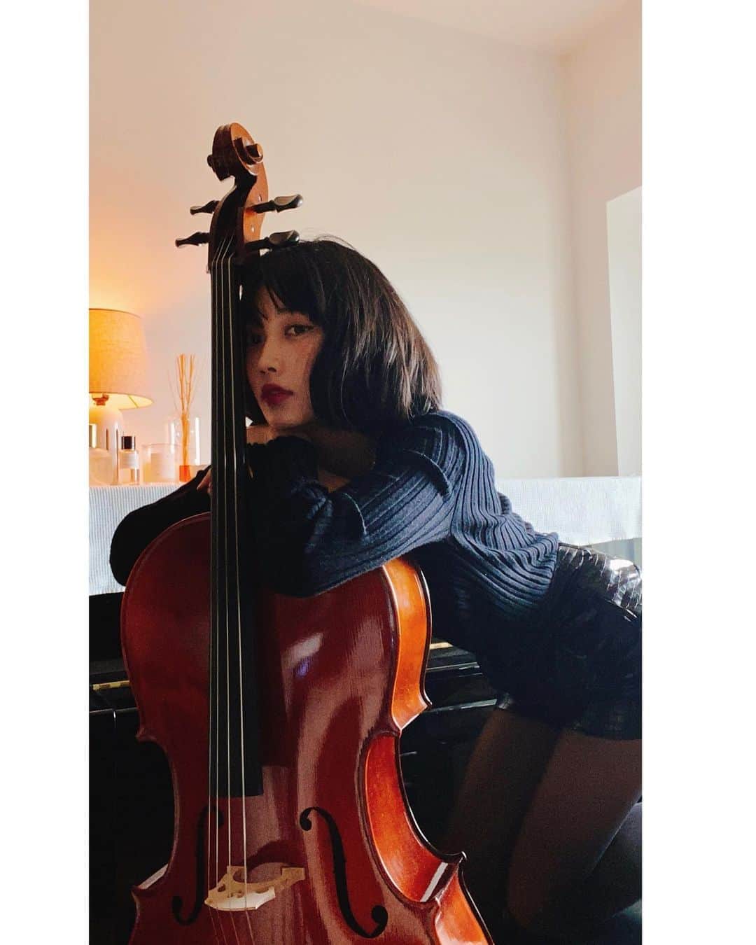 林田岬優さんのインスタグラム写真 - (林田岬優Instagram)「#cello 🖤#piano #林田岬優#チェロ#ピアノ」10月12日 18時31分 - miyu_hayashida
